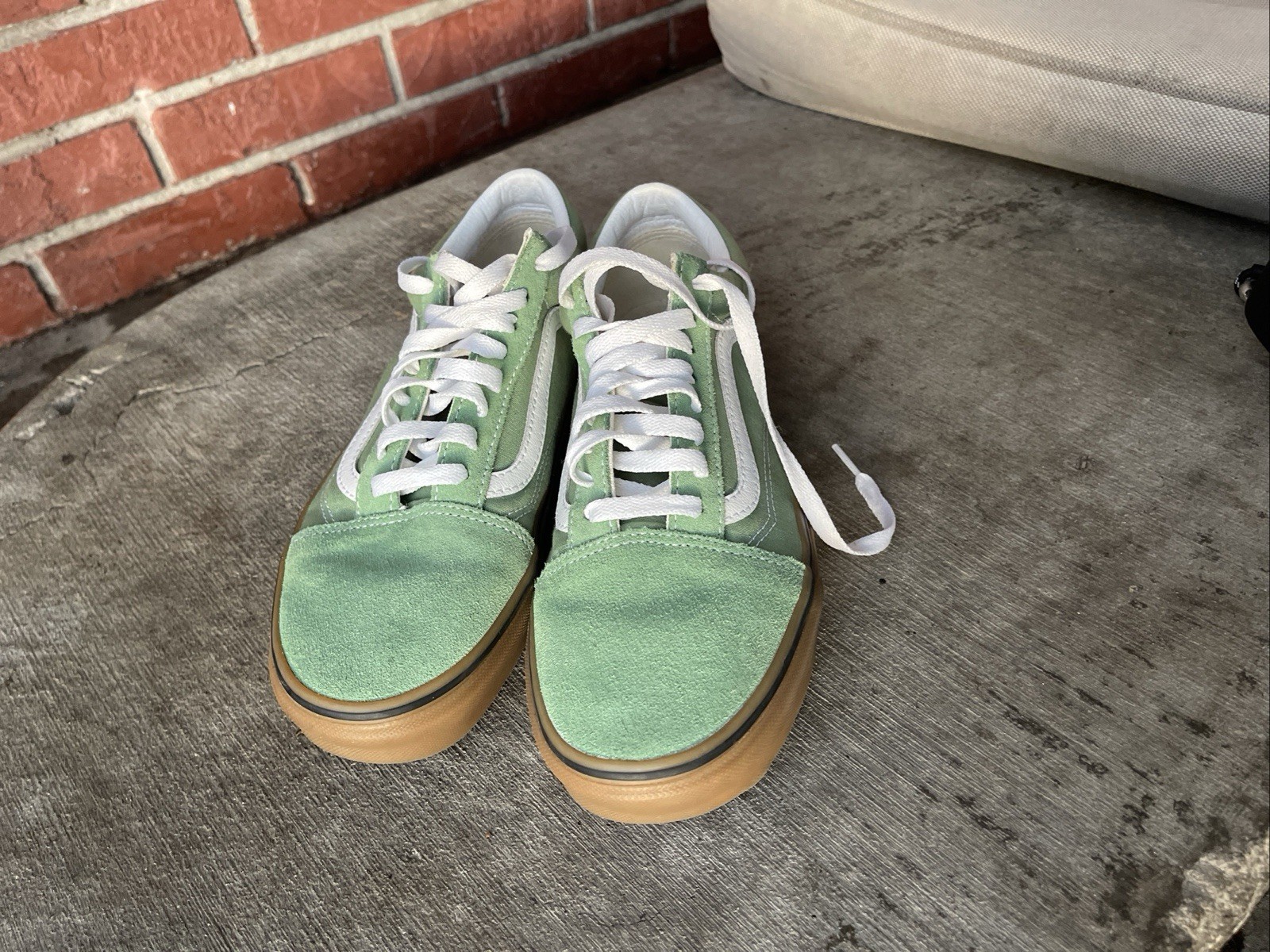 VANS Old Skool, Size 9.5 Skateboarding Sneakers Excellent Condition Green Suede