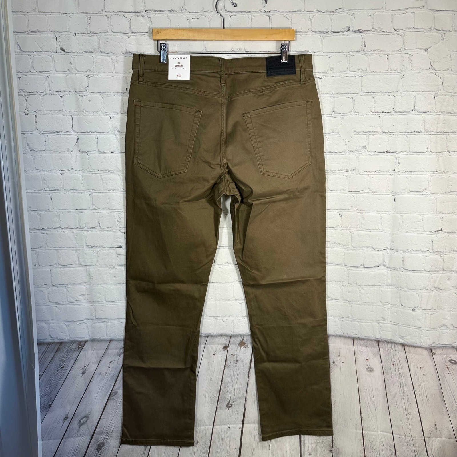 NEW Lucky Brand 223 Straight Leg Pants Mens 36×32 Olive Brown Chino