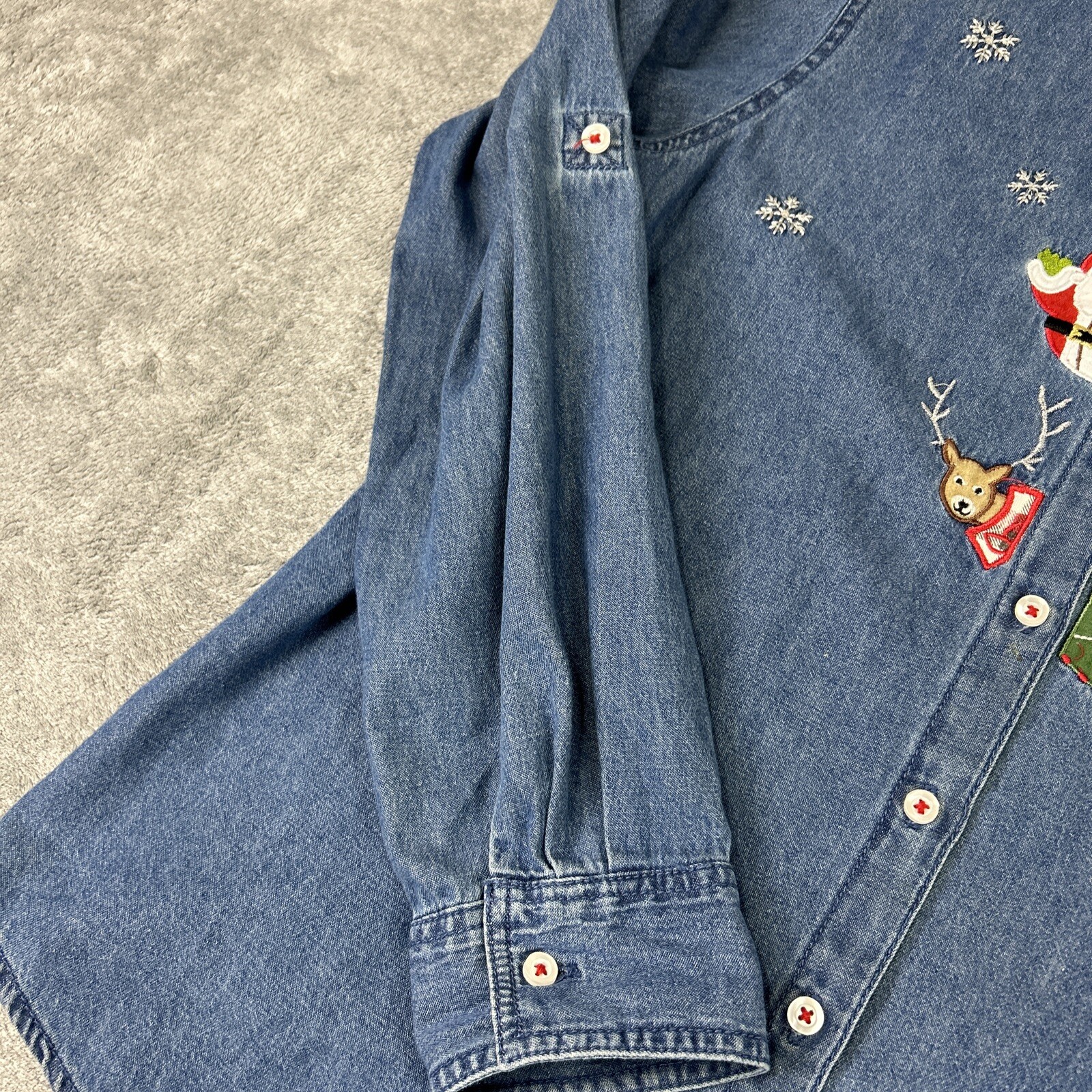 Christmas Chambray Shirt Women’s Large Holiday Santa Button Blouse White Stag