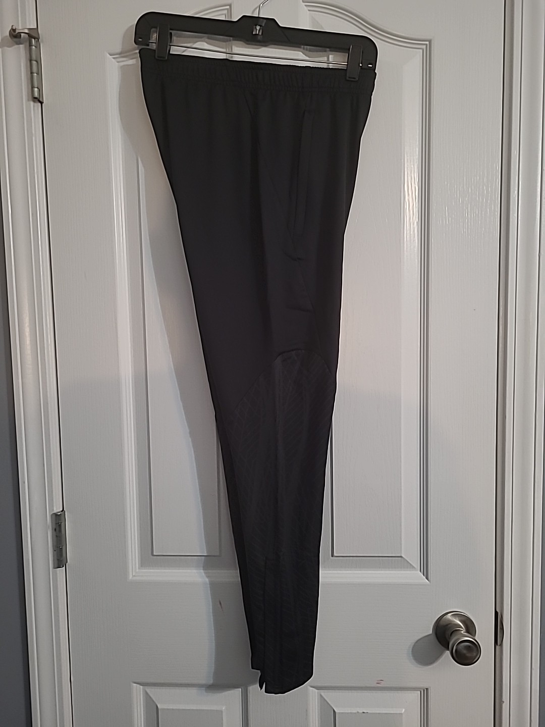 Nike Dri-FIT Strike Men’s Small Slim-Fit Black Training Soccer Pants DV9269-010