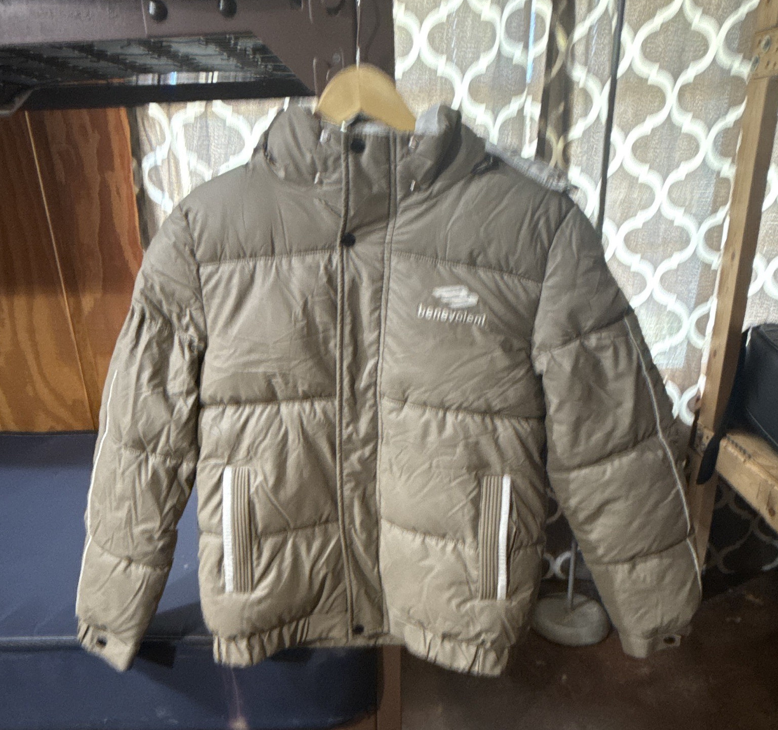 Benevolent Men’s Hooded Puffer Jacket Full Zip Brown L Regular Stand-Up Collar