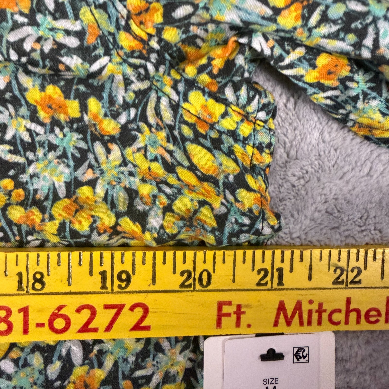 Rip Curl Shirt Mens Medium Yellow Fun Times Floral Short Sleeve Button Up NEW!