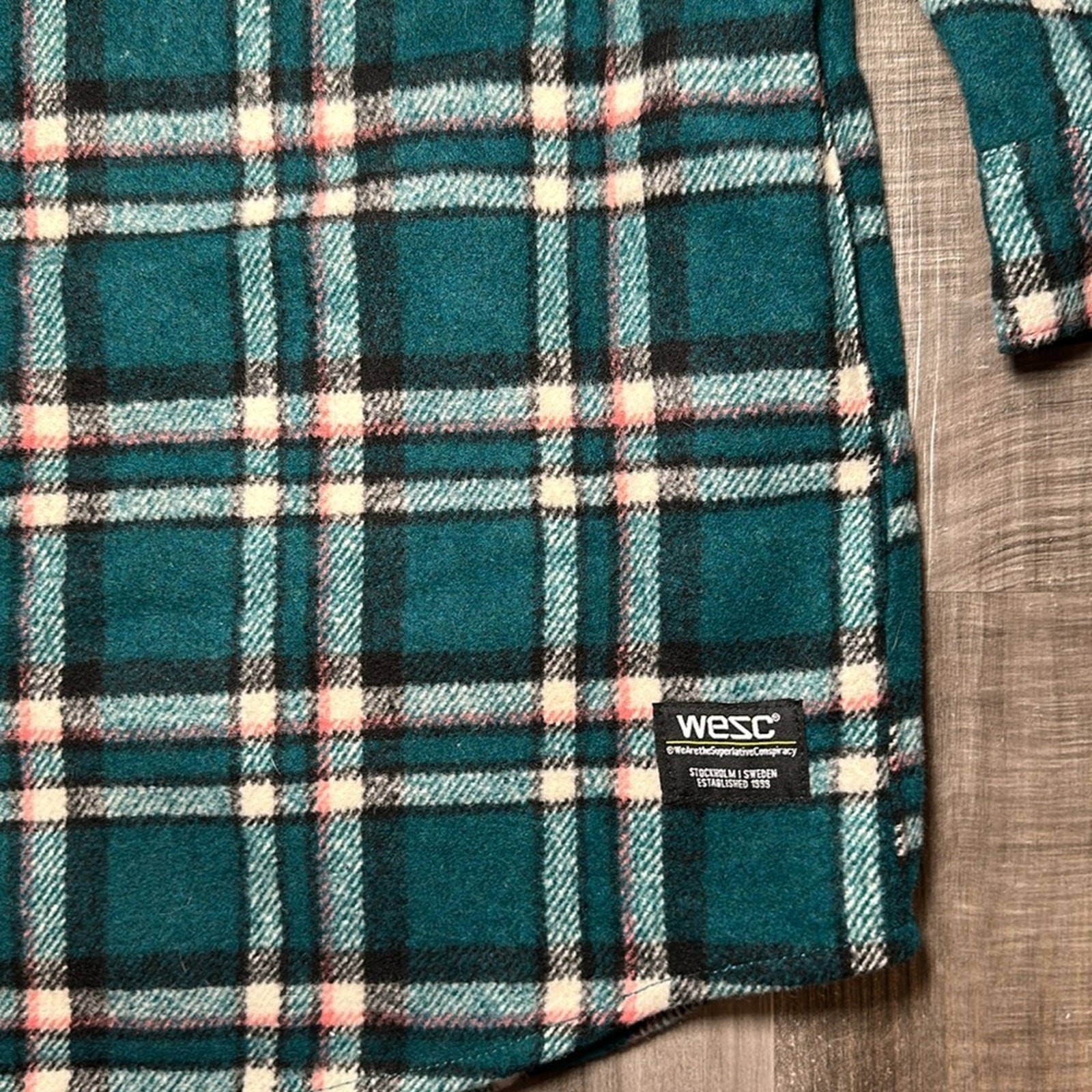 Wesc Oden Flannel Long Sleeve Pop Plaid Overshirt – 2XL