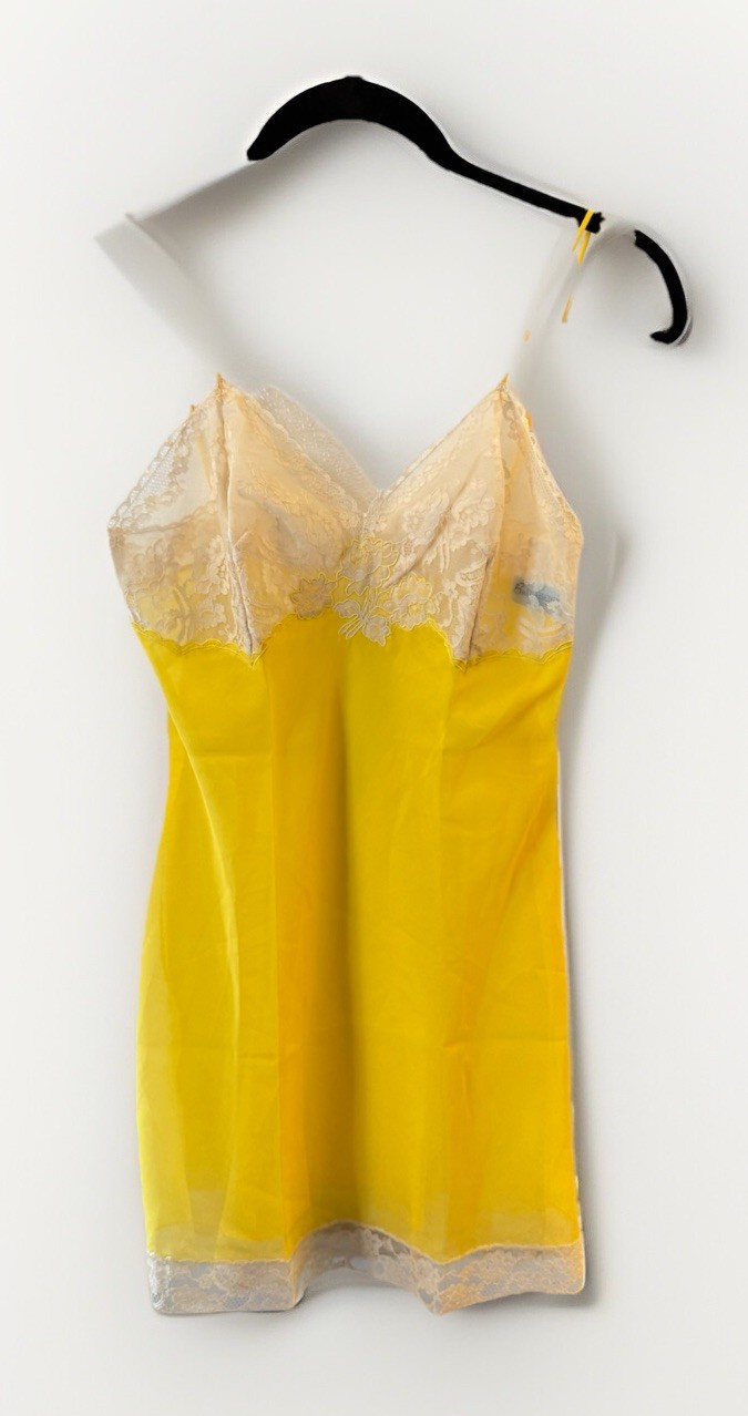 Bali Fischer Vintage Canary Yellow Beige Lace Polyester Full Slip Size 32 NWOT