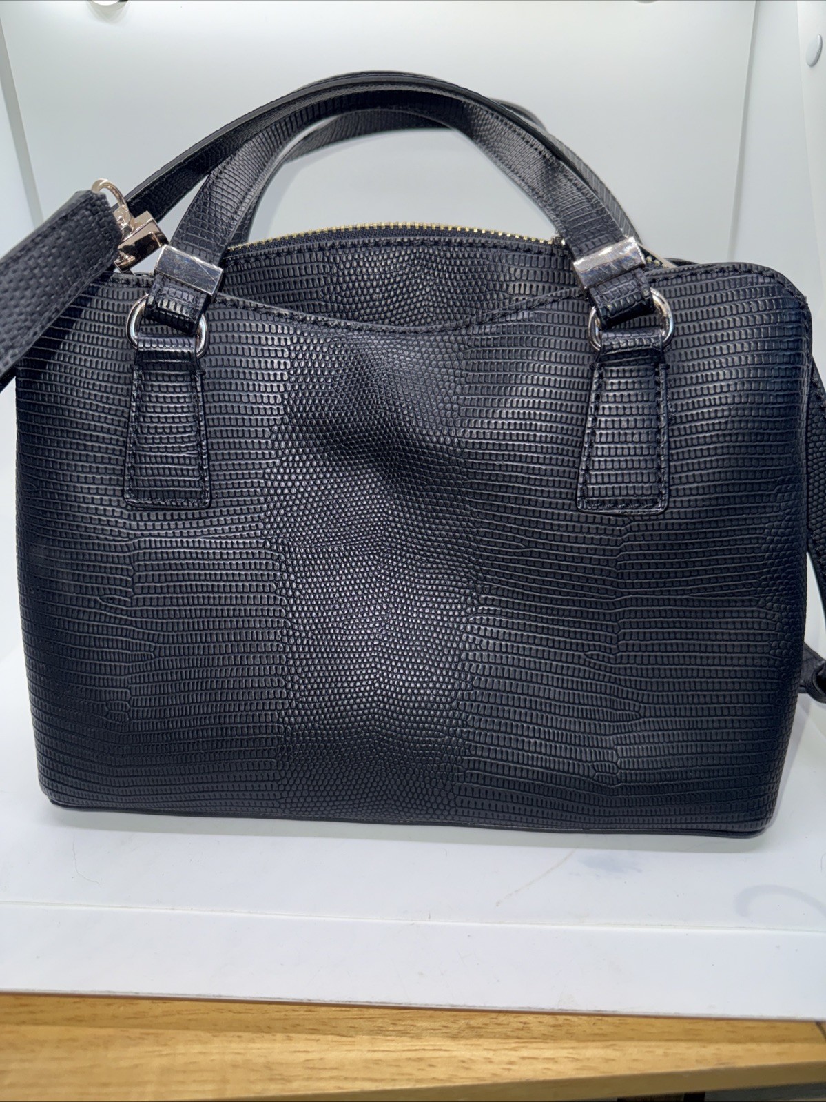 Guess Black Embossed Satchel Bag Real Nice Brand New Condition Pt3