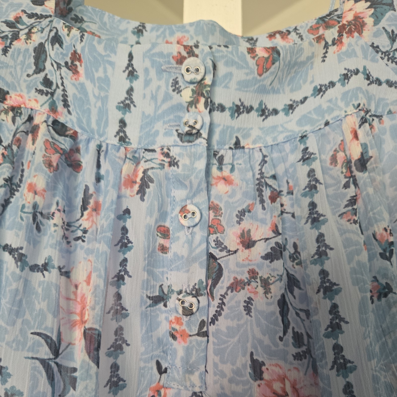 Lauren Conrad Small Blue Floral Long Sleeve Chiffon Lightweight Shirt