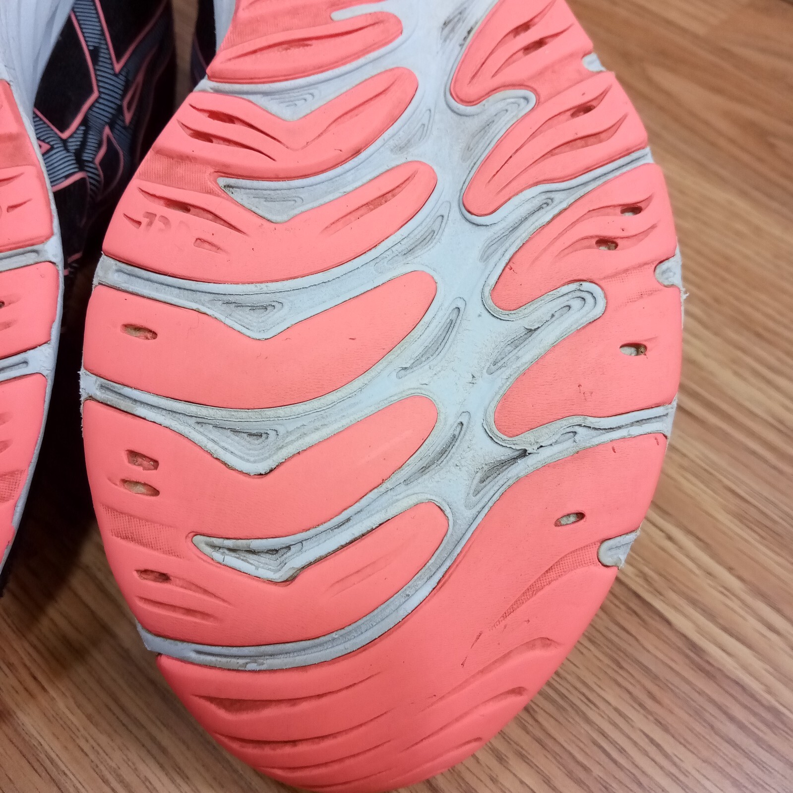 ASICS Womens Sz 8 EU 39.5 Gel-Cumulus 23 Black 1012A888