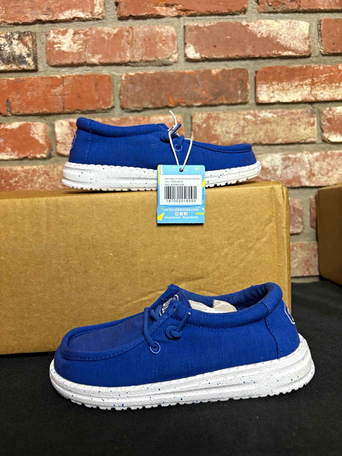 Size K11 – Hey Dude Wally blue Slub Canvas Brand new No box 40044 428