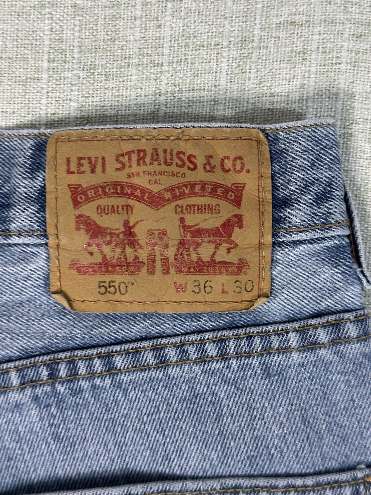 Levi’s 550 Relaxed Fit Medium Blue 100% Cotton Denim Jeans Men’s 36X30