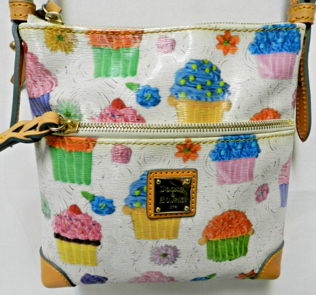 Dooney & Bourke Canvas w/ Leather Cupcake Crossbody bag purse zip top front pkt