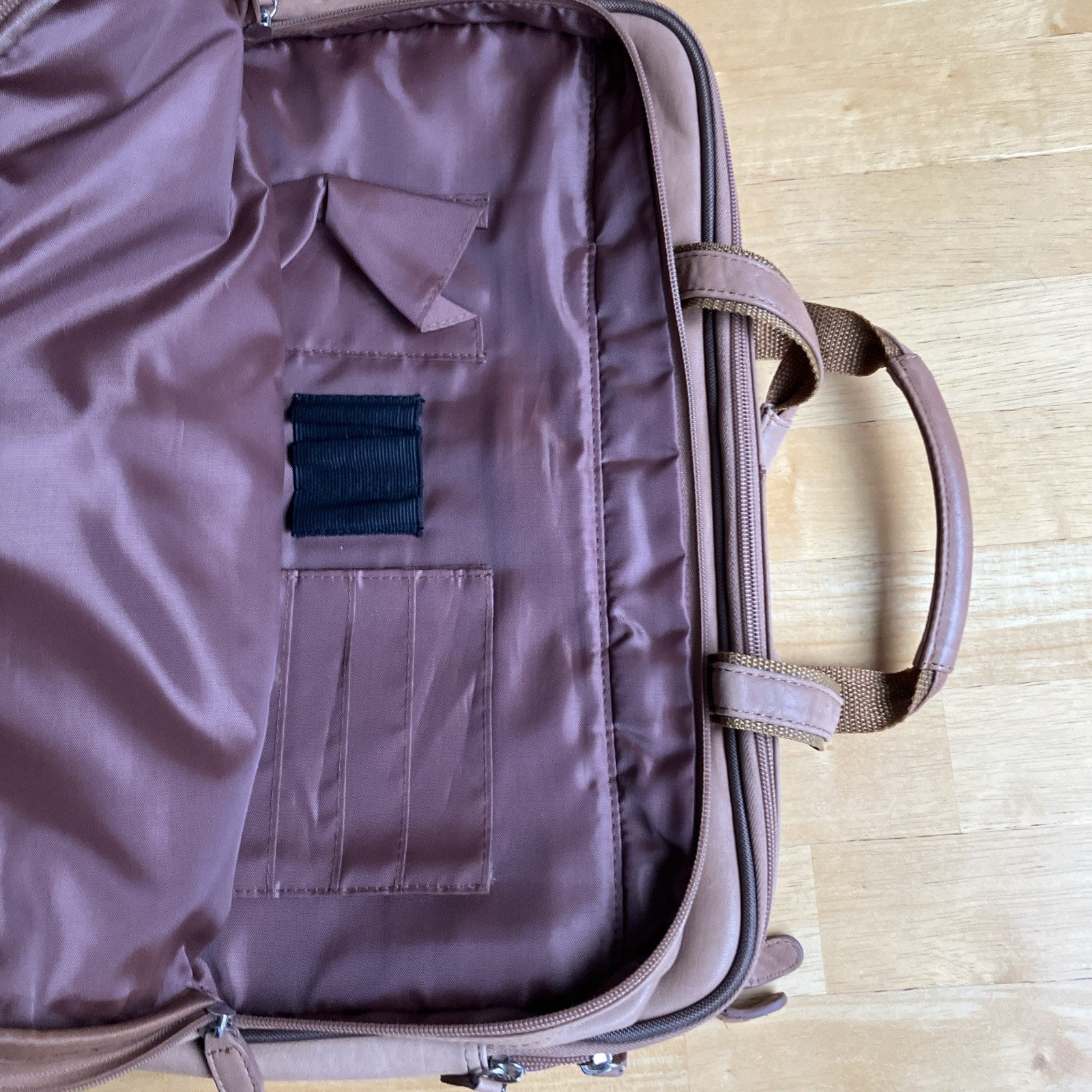 Wilsons Leather Laptop Messenger Bag With Strap 17″×13″×4″ Vintage Distressed