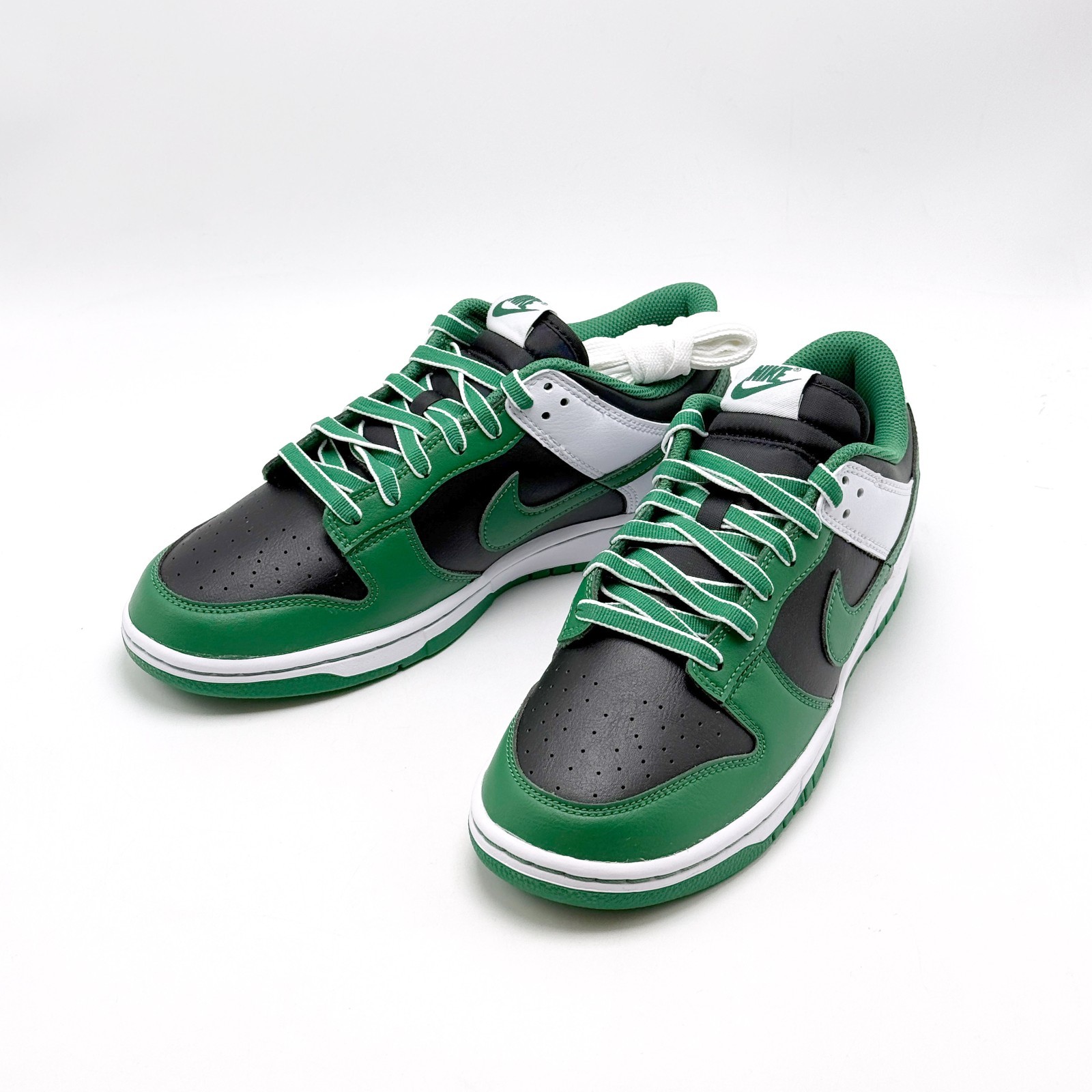 *NEW* MEN Nike Dunk Low Retro BLACK / WHITE / CLOVER (IV2706 011) 👍