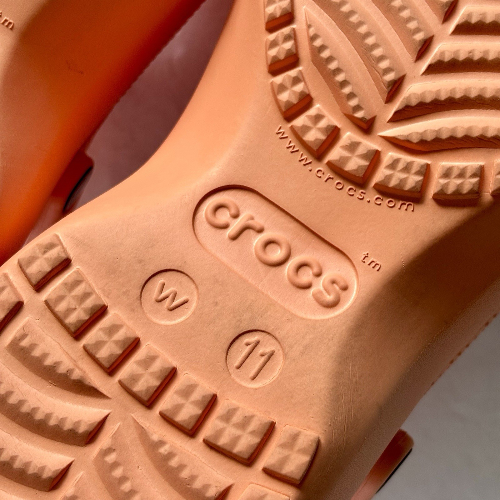 Crocs Classic Platform Clogs Papaya Orange Women’s 11 Dunkin Donuts EUC