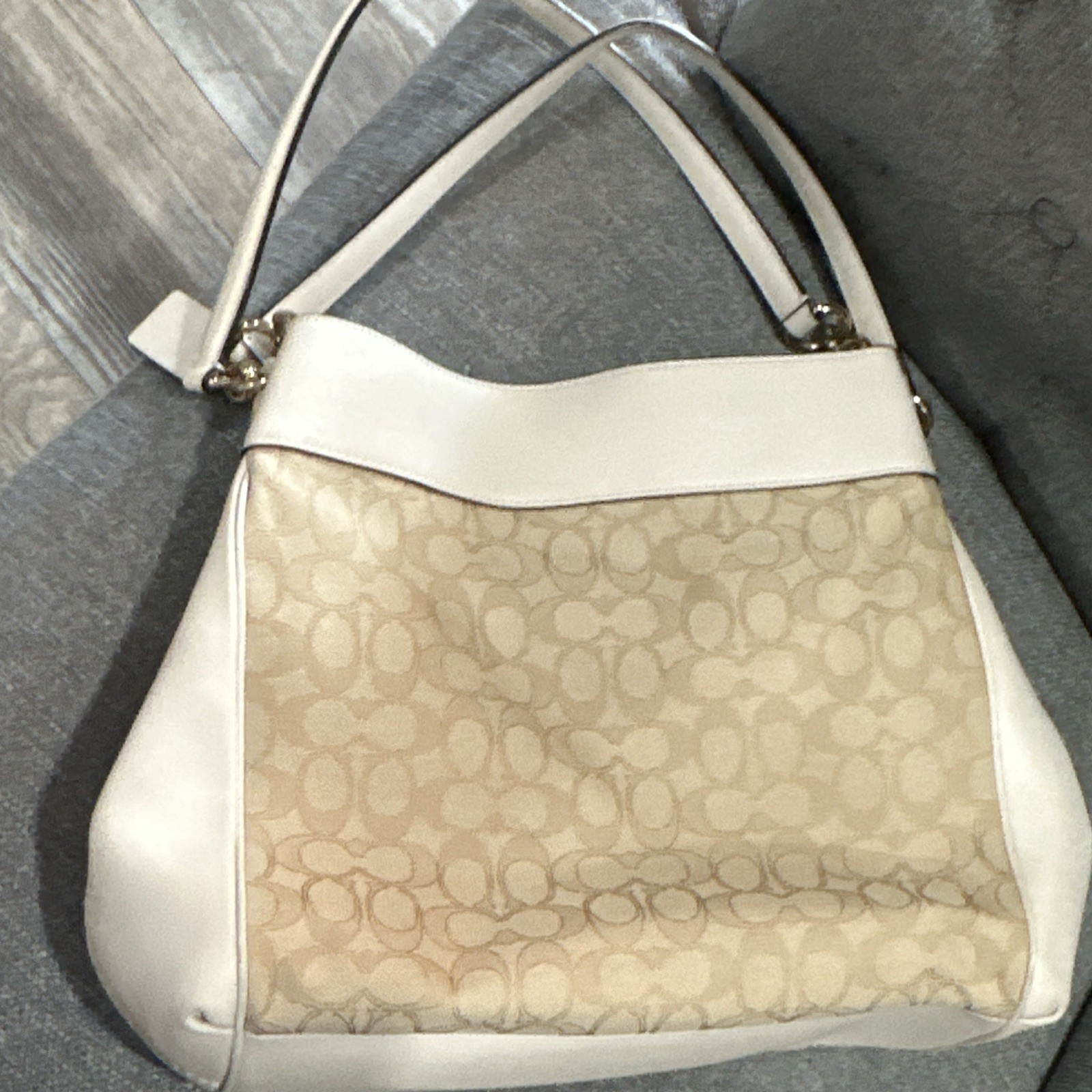Coach Signature Logo Ivory/Beige Shoulder Bag Gold Hardware Zip w/ Bag Charm
