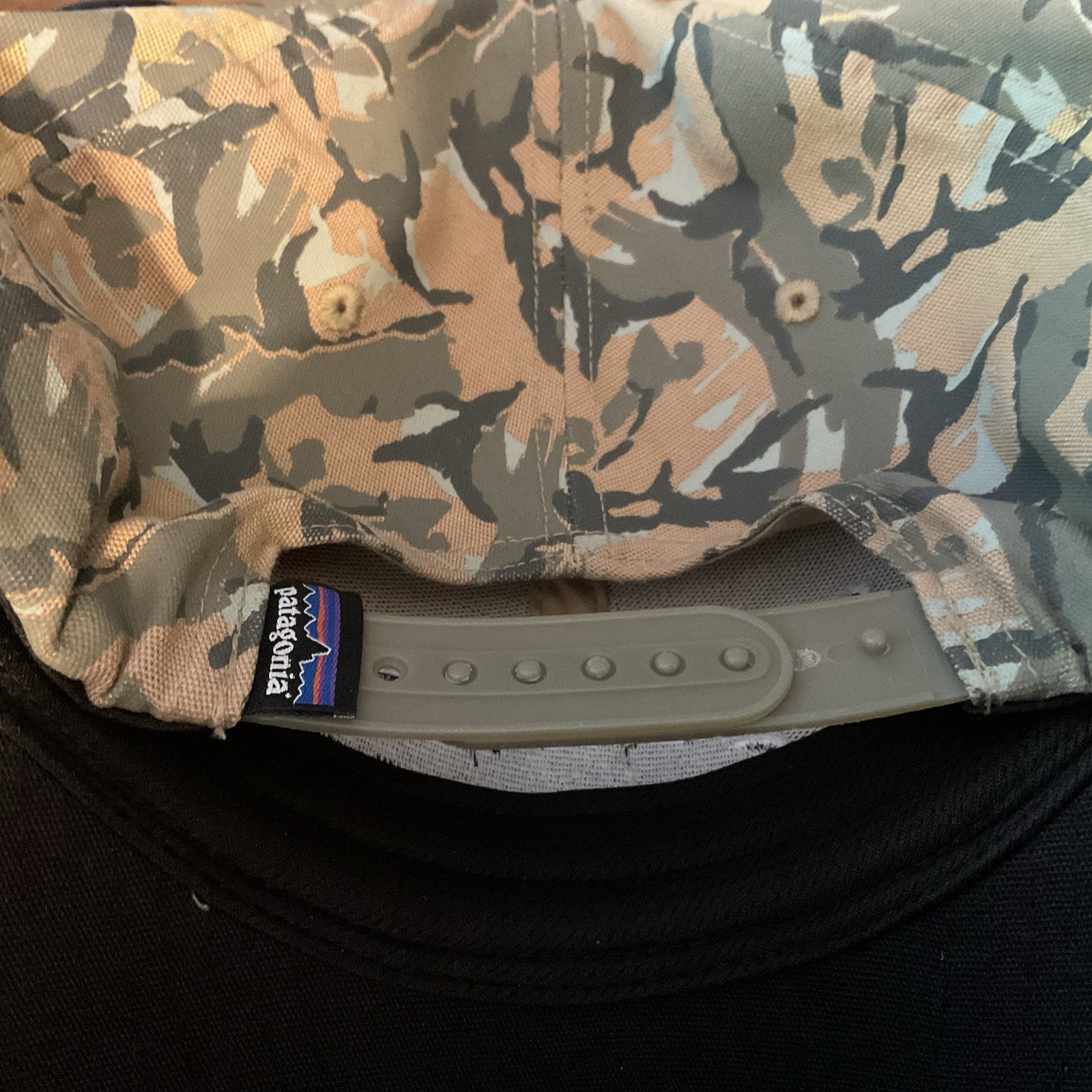 Patagonia Fitz Roy Trout Roger That Hat – Ash Tan/ Forest Khaki Camo