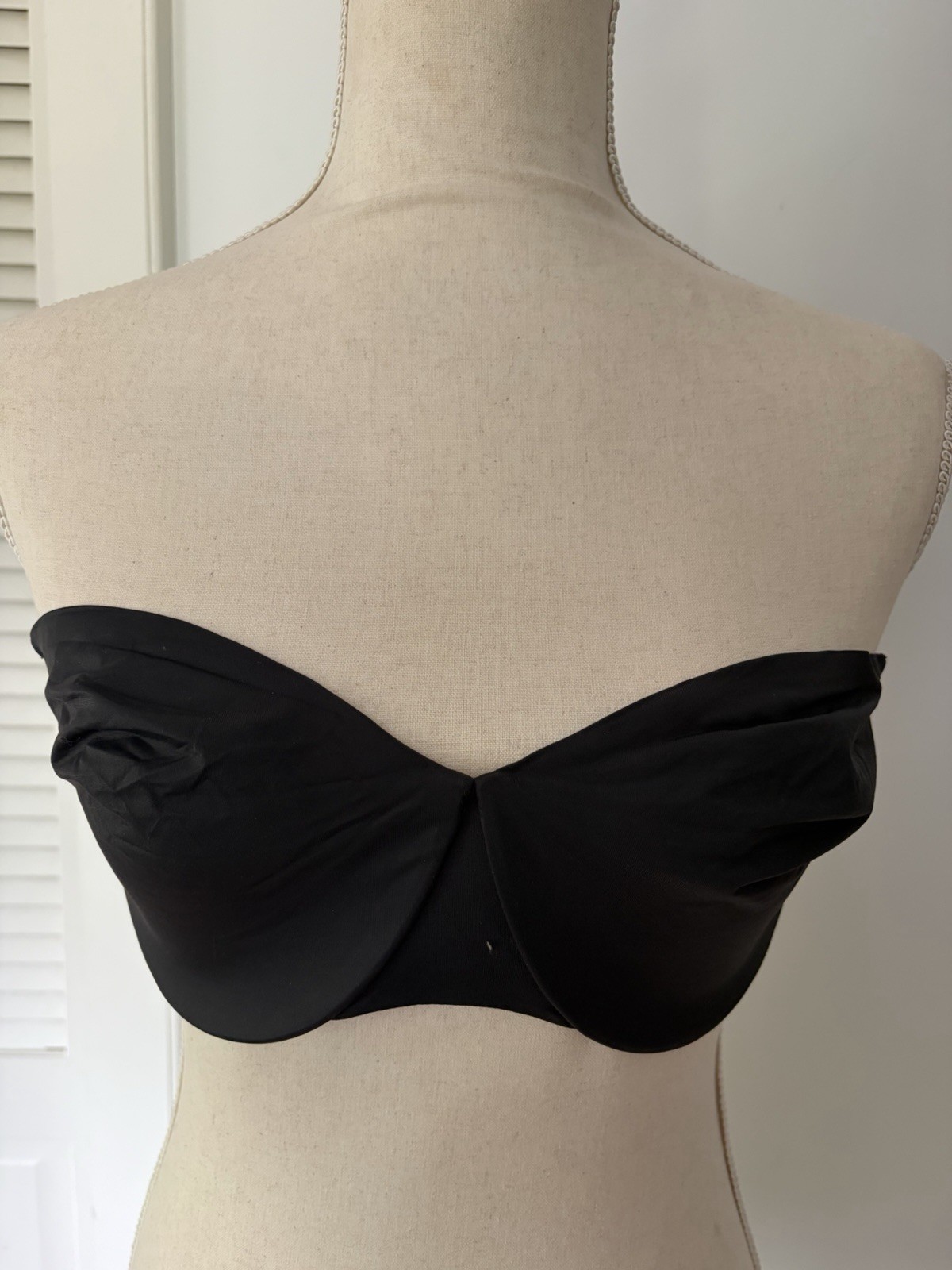 NWT~SKIMS SMOOTHING UNLINED STRAPLESS BRA~ONYX BLACK~SIZE 36DD~BA-BAN-2607