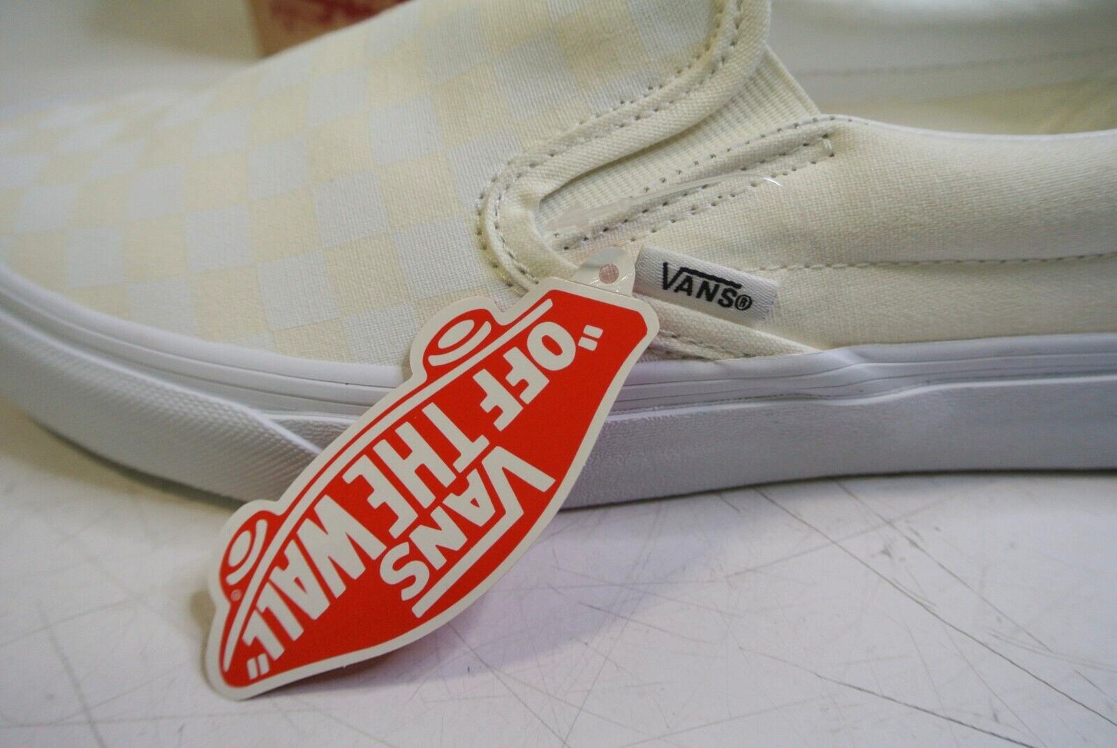 Vans VN000EYE Classic Slip On Cream Checkered Shoes Mens SZ 6, Ladies SZ 7.5