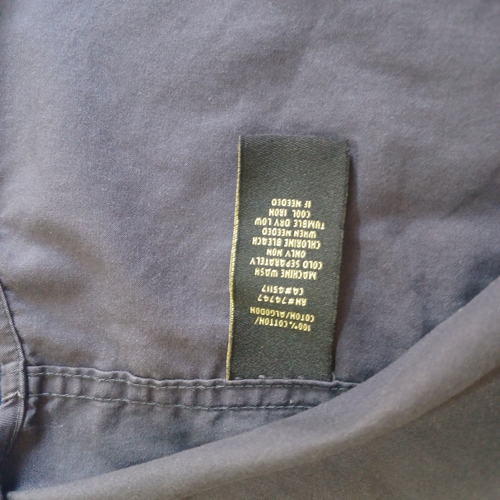 RedHead Button-down 100% Cotton Size Large versatile Addition to Any Season