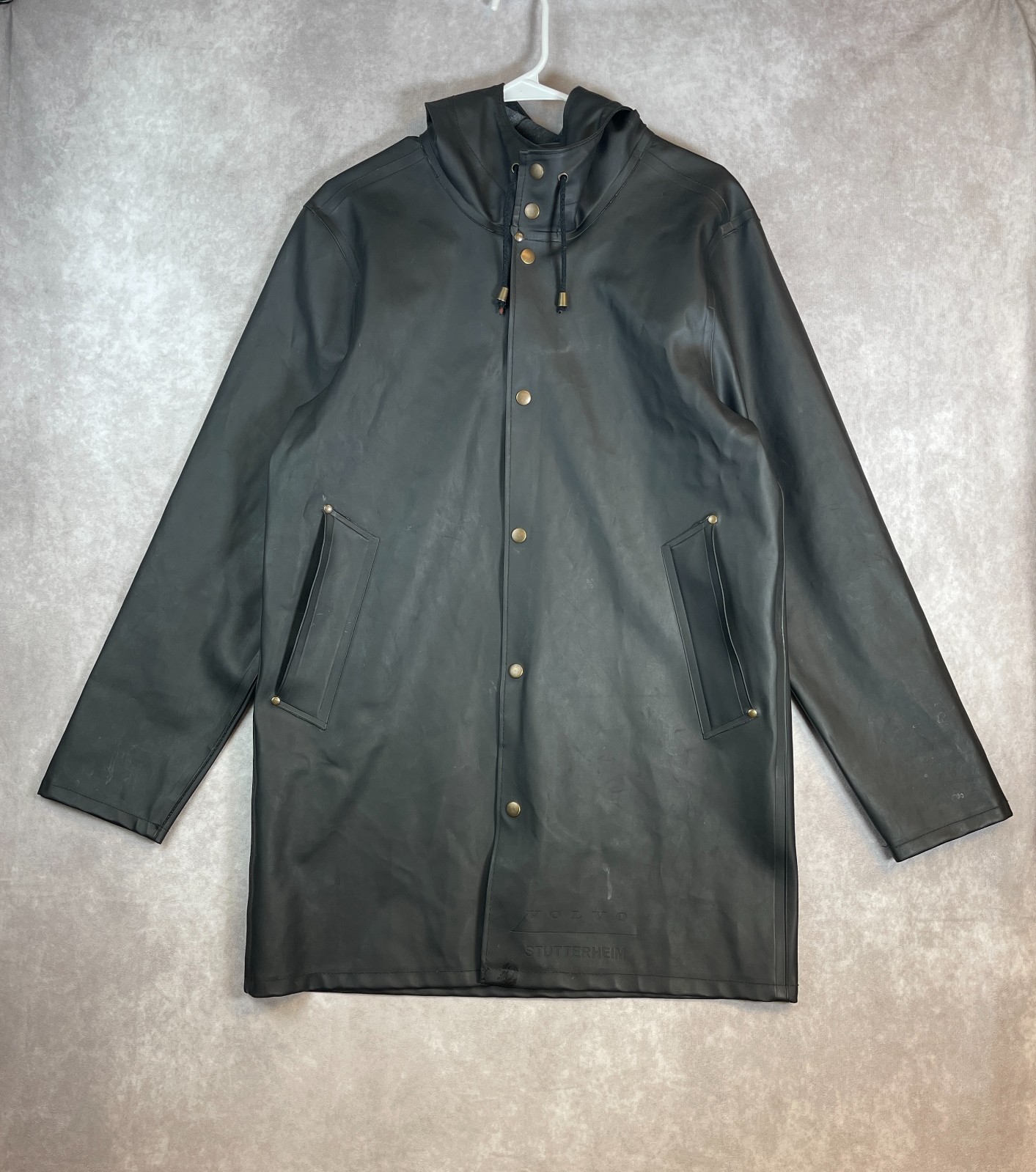 Stutterheim x Volvo Raincoat Jacket Mens Small Black Waterproof Hooded Limited