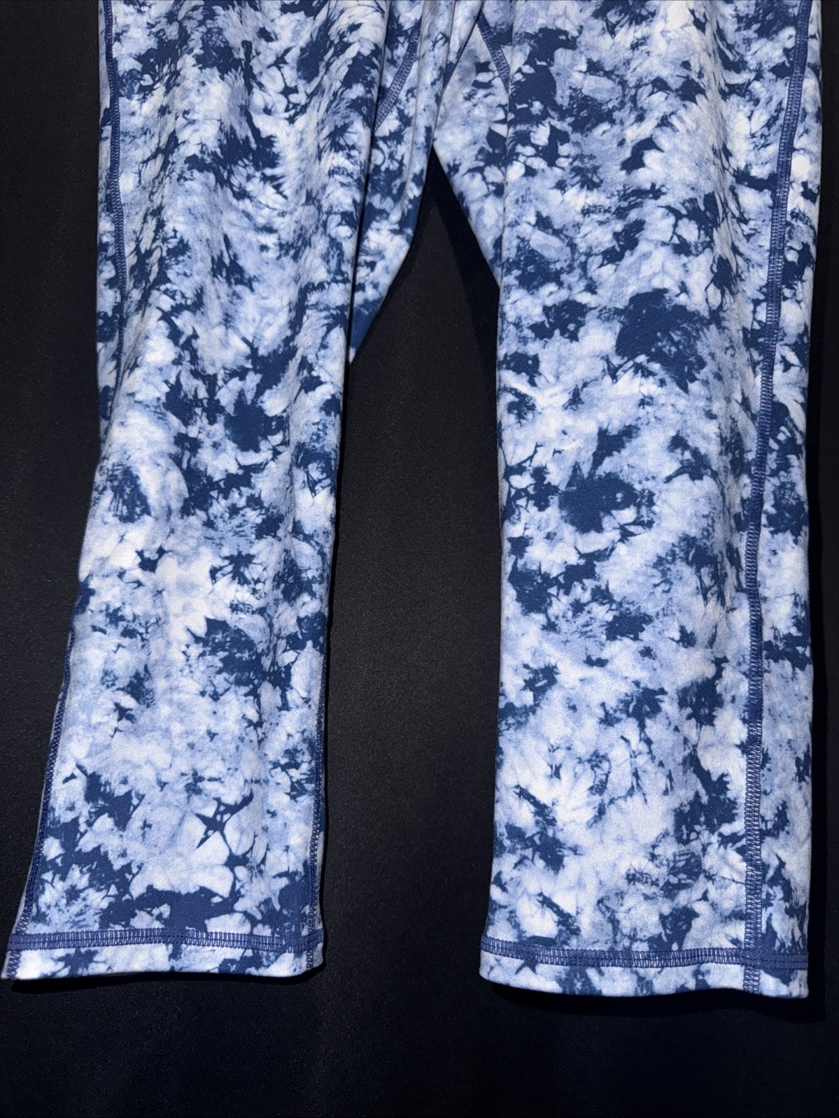 Blue, White Gap Fitness Size Medium Leggings -Stretch For Sports & Everyday Use