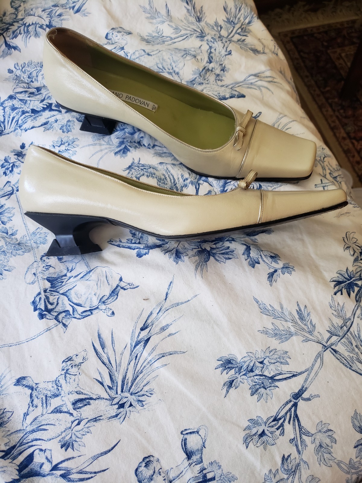 Luca Padovane elegant small kitten square heel Cream leather 8.5 M EUC