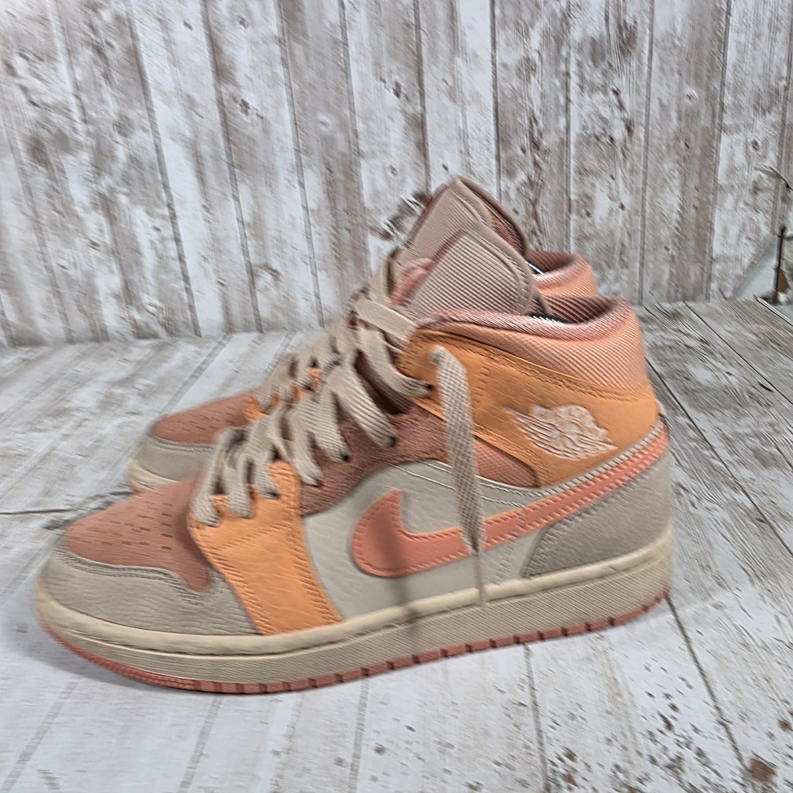 Nike Air Jordan 1 Mid SE Dutch Green Orange Womens Size 8 DH4270-800 Sneakers