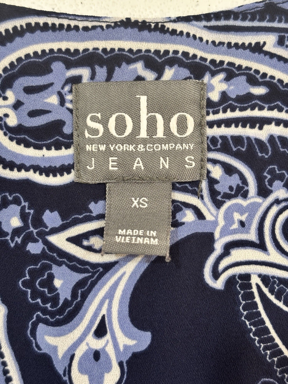 Soho navy paisley blouse with bell sleeves. Size: XS #boho #festival