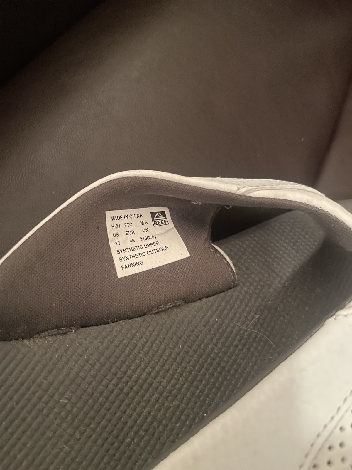 Reef Fanning Flip Flops Grey/White Men’s Size 13 With Bottle Opener Brand New