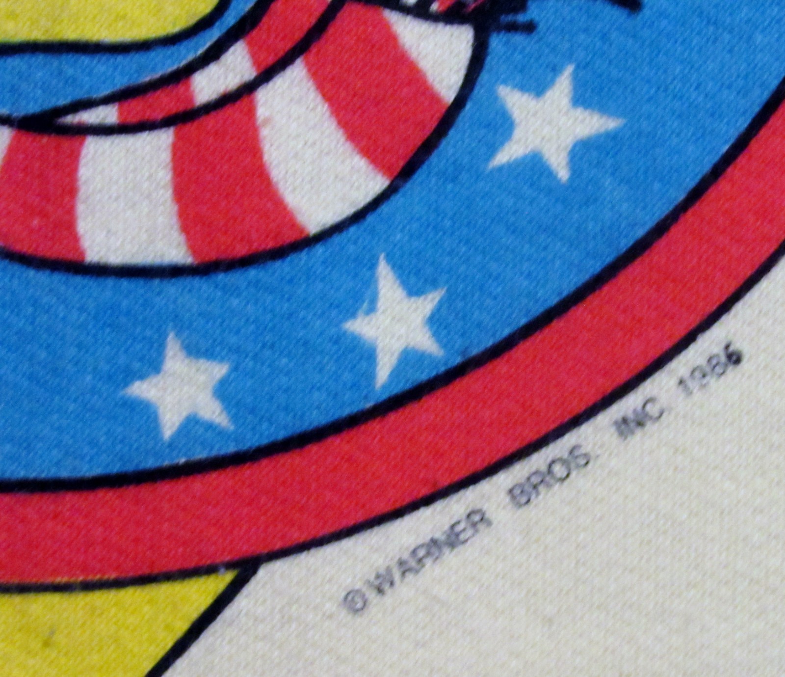 Vintage Women’s Tweety & Sylvester sweatshirt Medium, 1986