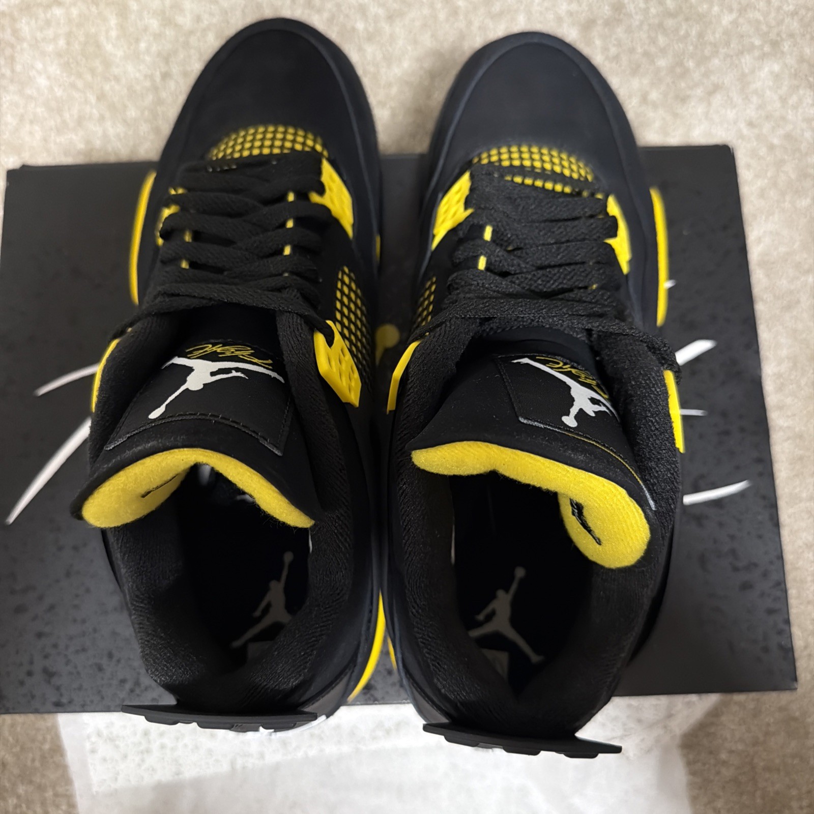 Size 11 – Jordan 4 Retro Mid Thunder