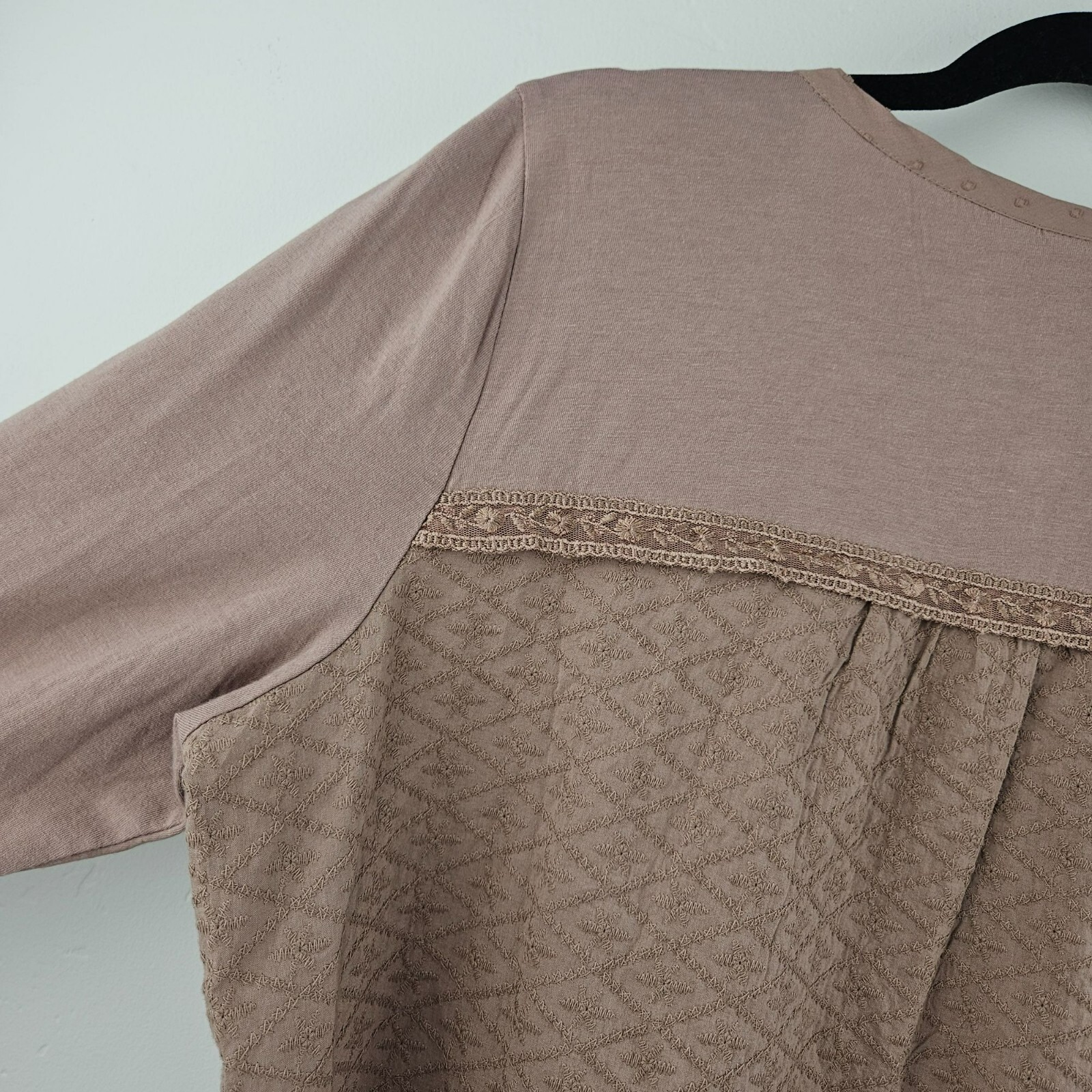 LOGO LAVISH Beige Blouse Womens M Prairie Cottagecore Eyelet Lace Button Ruffles