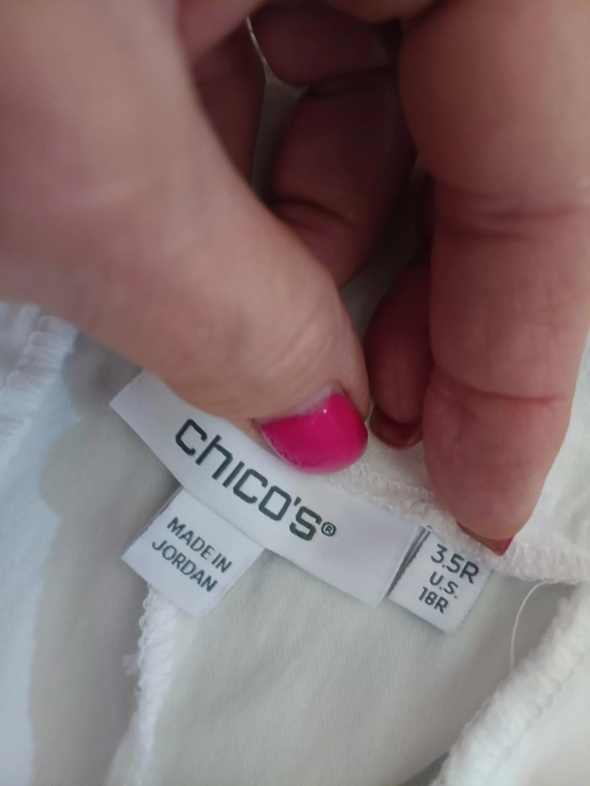 CHICO’S~white PULL-ON~rayon/nylon/spandex~SHORTS~pkts~sz 3.5=18