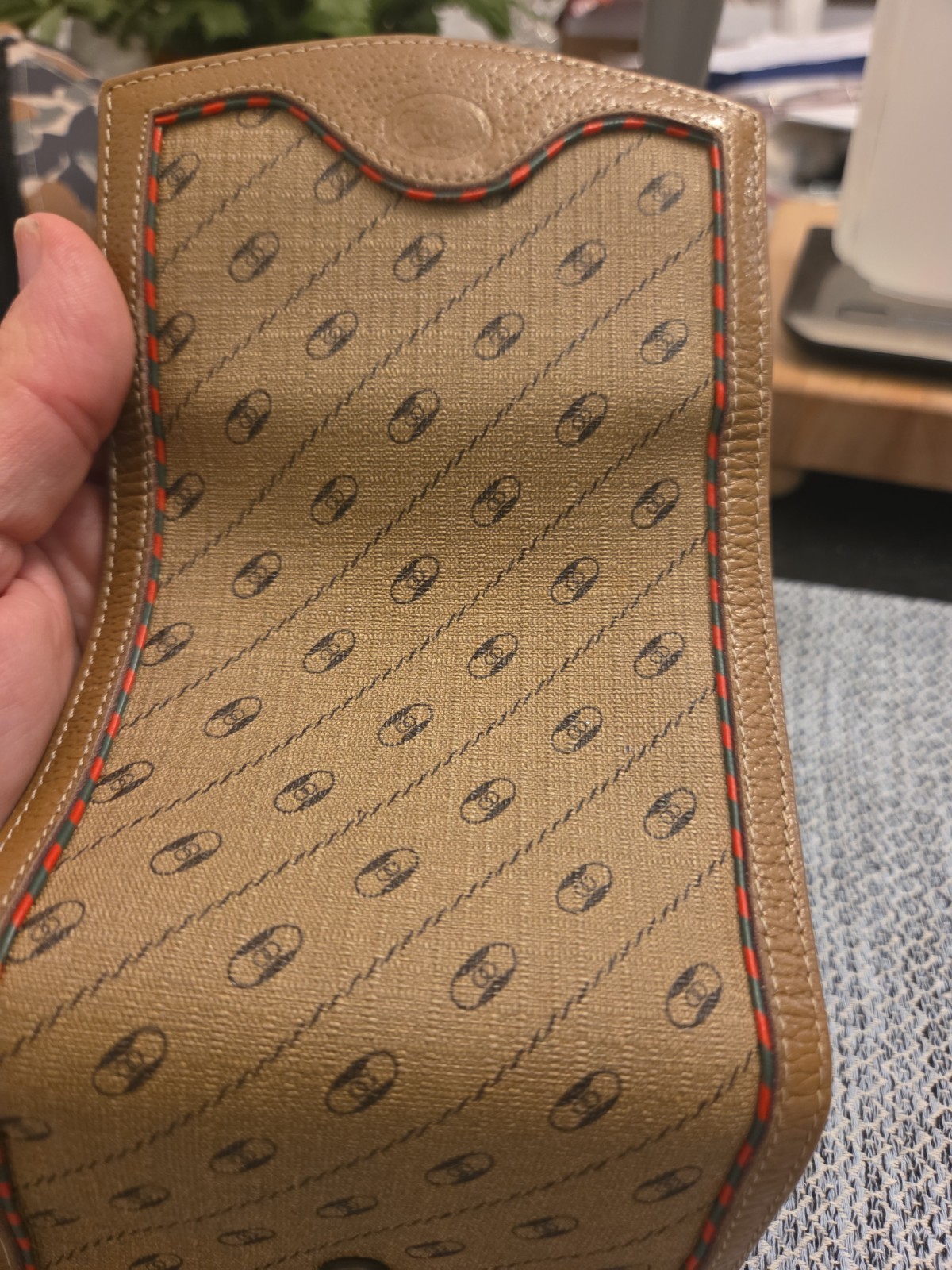 Vintage Gucci Trifold Wallet One Small Rip Starting In Corner Seen In Pictures