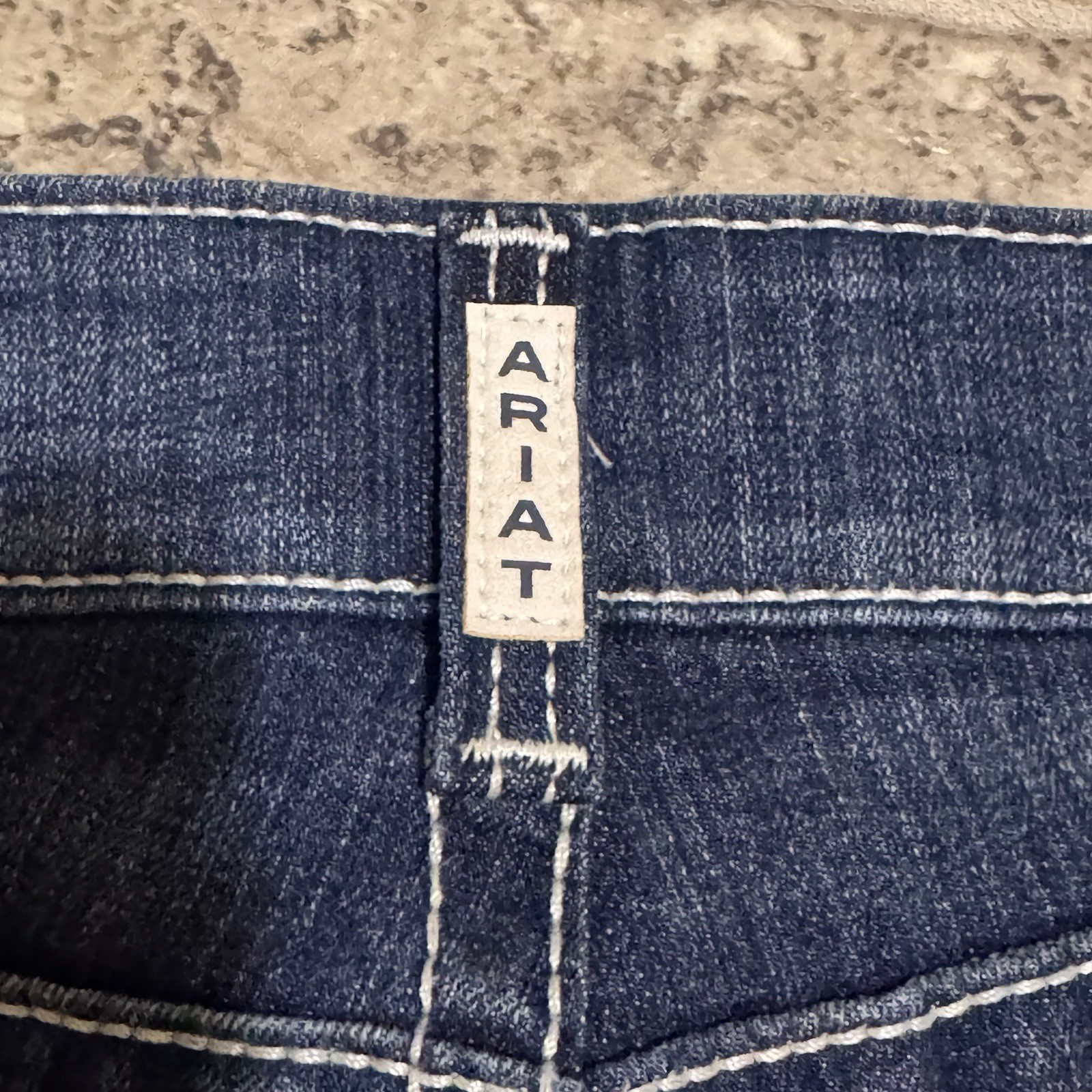NWT Ariat REAL Womens Mid Rise Straight ICON OCEAN Blue Jeans 10017216 32 L