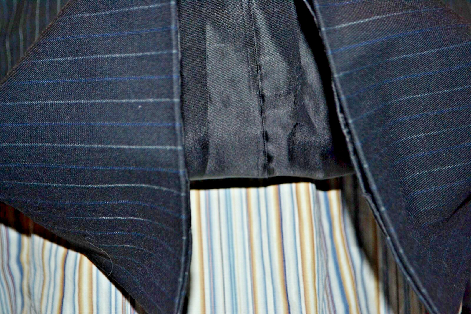 Haggar Men Black Pinstripe Daul Vented 3 Front Button Suit Sz 42R Wst 36×28