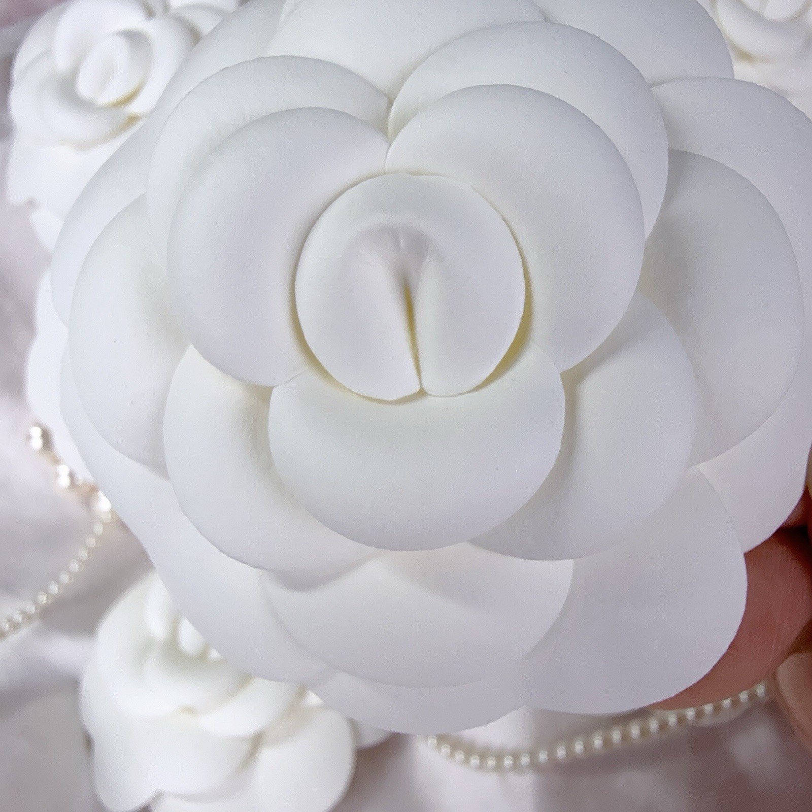 10 X CHANEL Classic White Camellia Flower Stickers (Paper, 7.5cm) Holiday Wrap