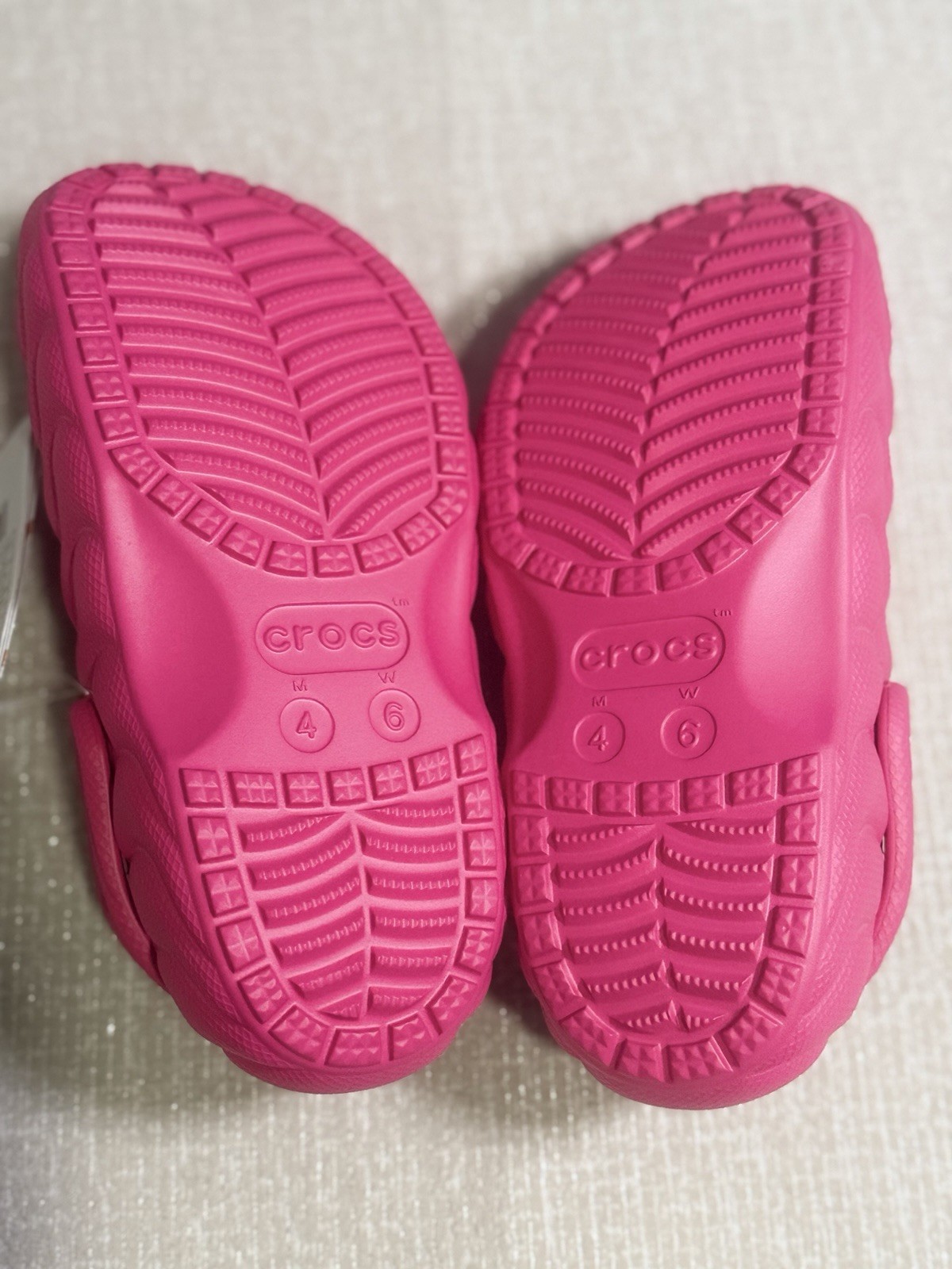 CROCS Classic Lined Overpuff Clog Dragonfruit Pink W6/M4
