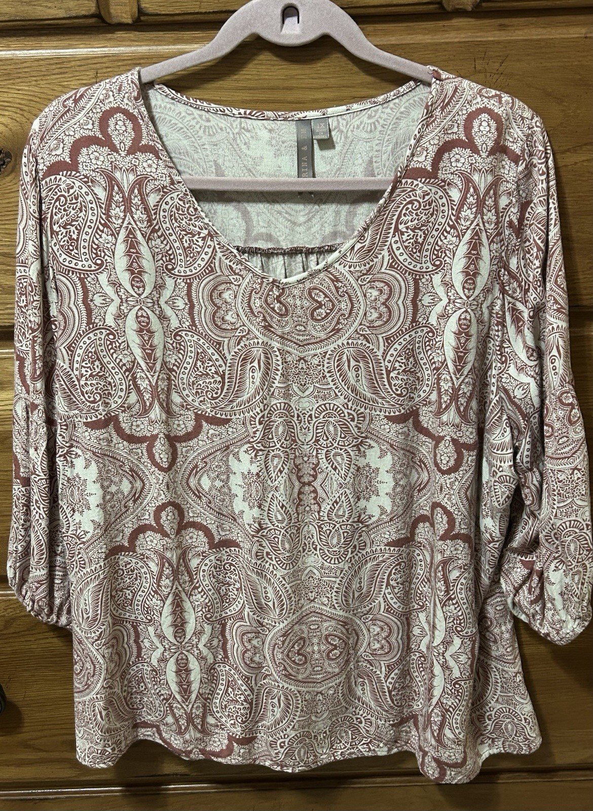 Brina & Em Top 1X Plus Red Cream Paisley Rayon Ruched Scoop Neck 3/4 Sleeve