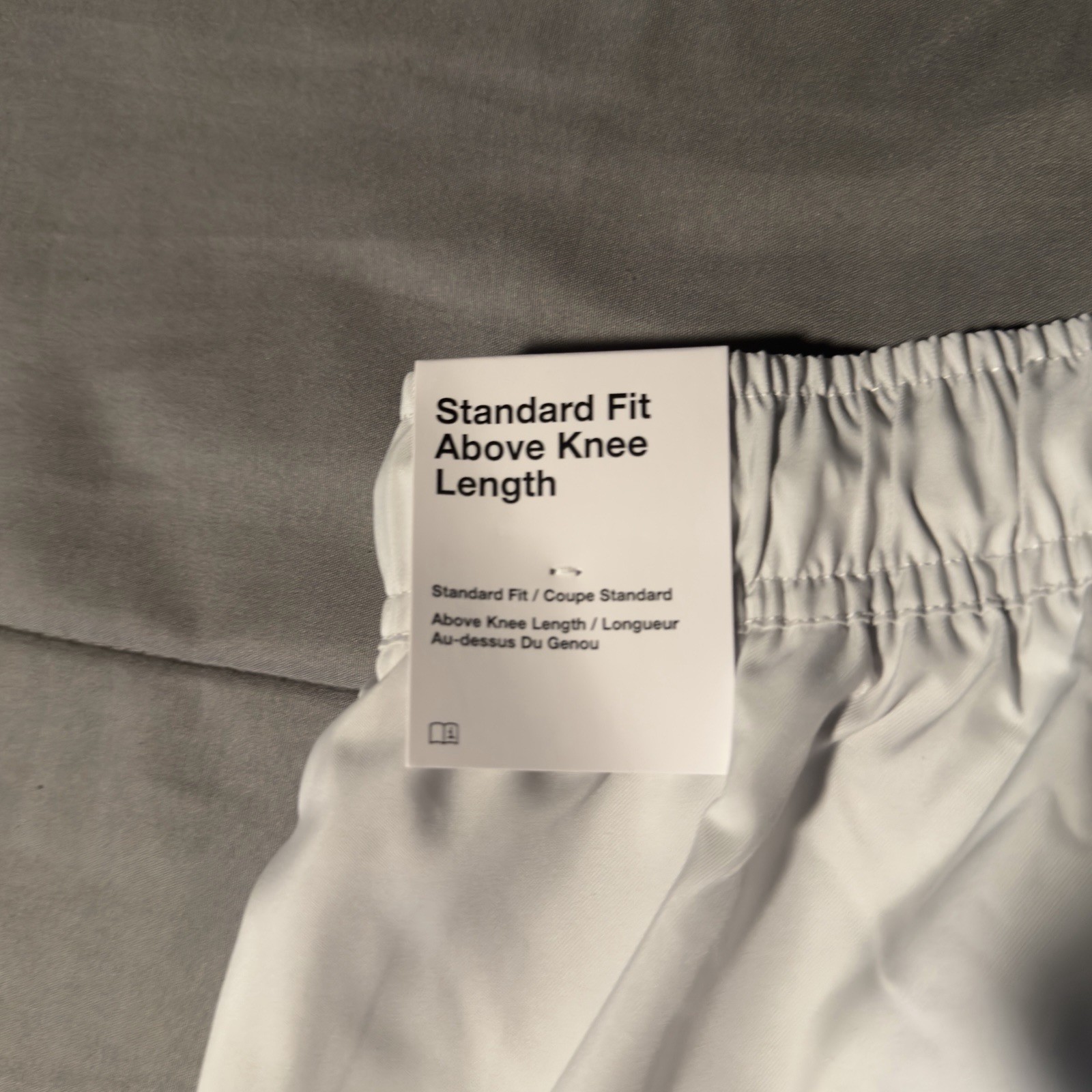 Nike Men’s Club Woven Flow Shorts Athletic Photon Dust White Size Medium New