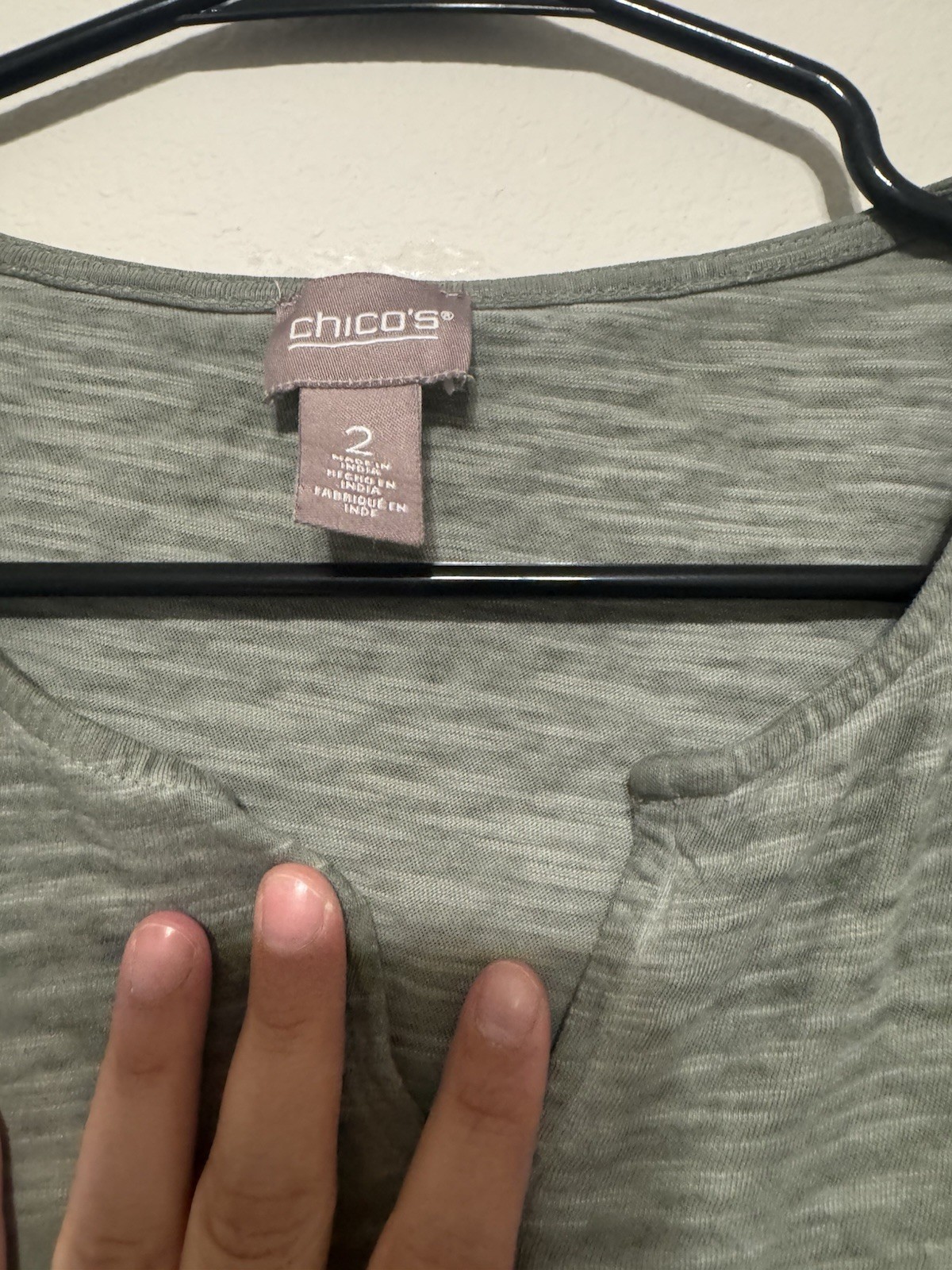 Chico’s Women’s 2 Green Solid Linen Knit V-Neck 3/4 Sleeve Button Top