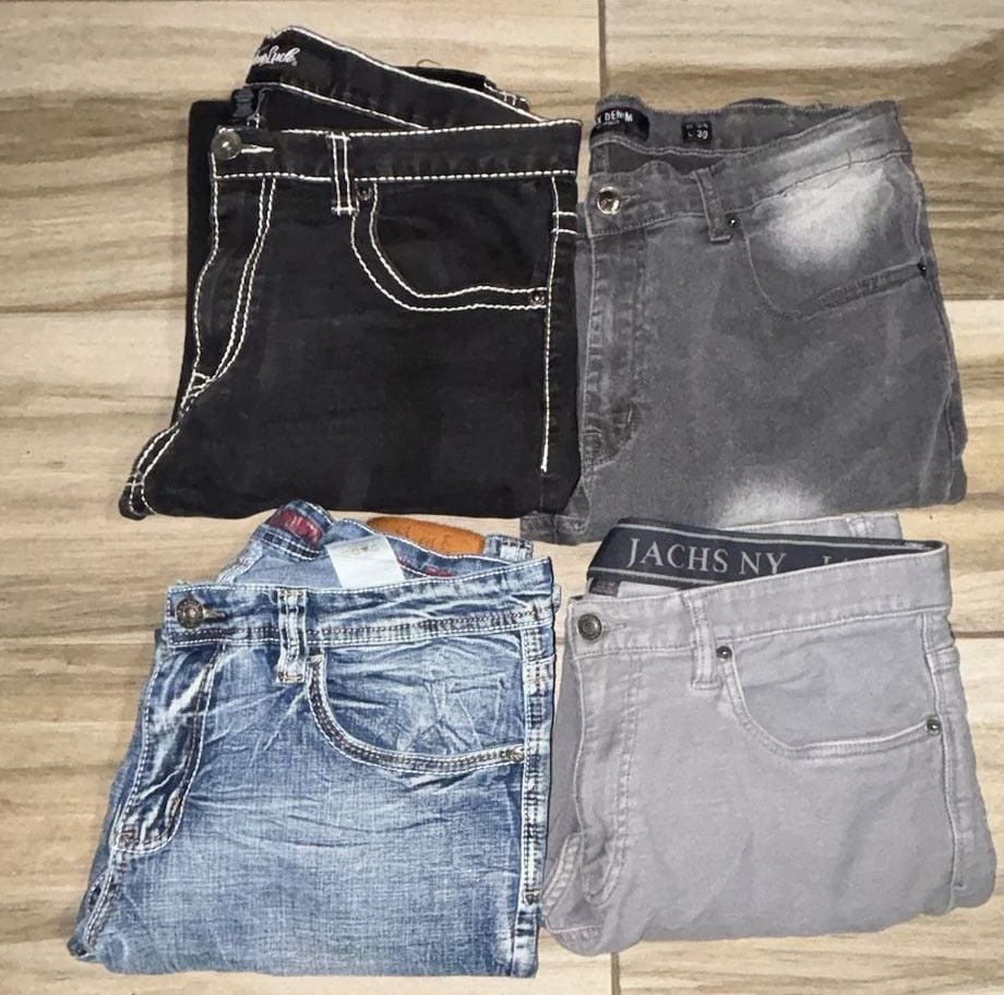 Lot of 4 Pairs of Assorted Men’s Denim Jeans and Pants 34/30 and 34/32