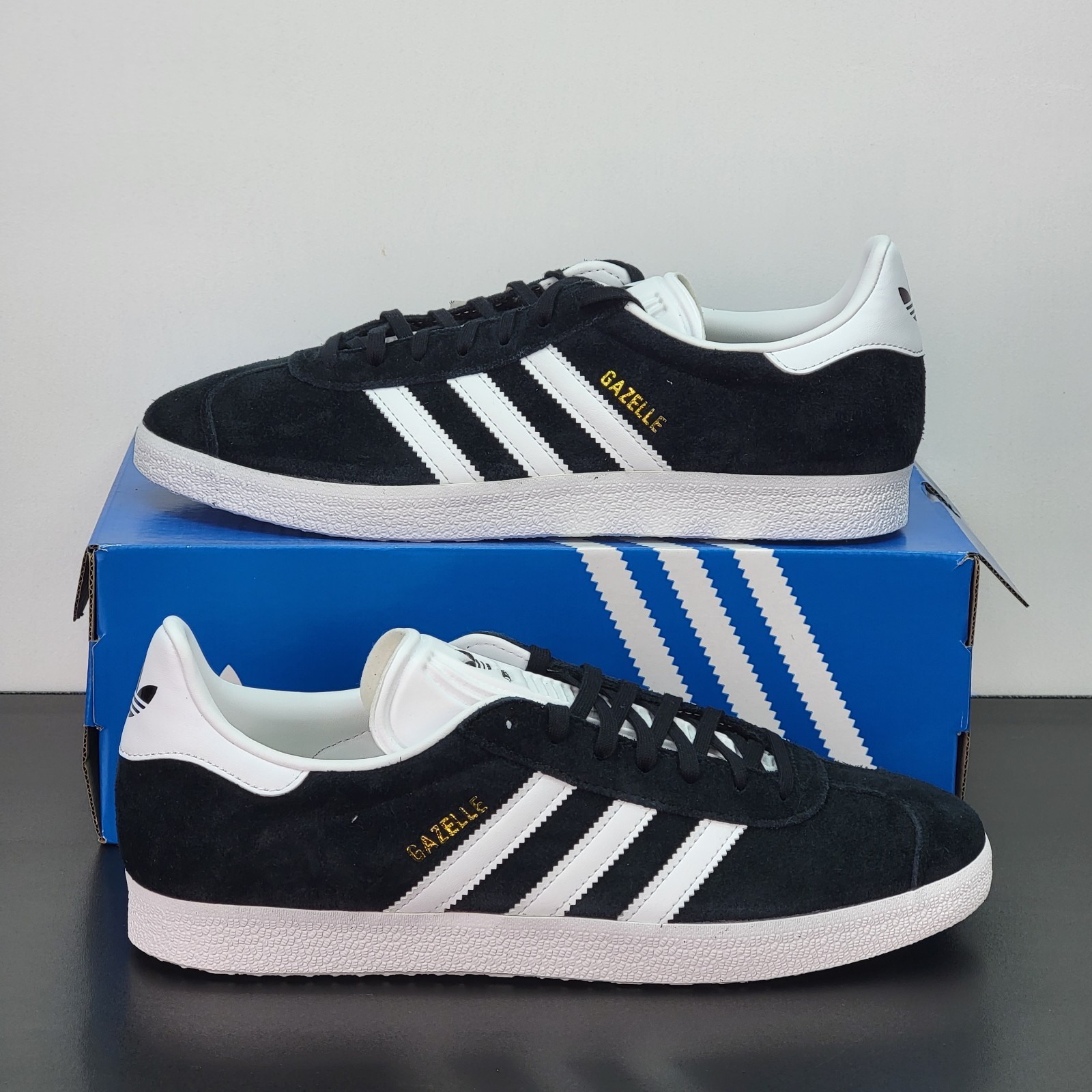 Adidas Gazelle Men’s Size 10 Shoes Black White Athletic Casual Sneakers