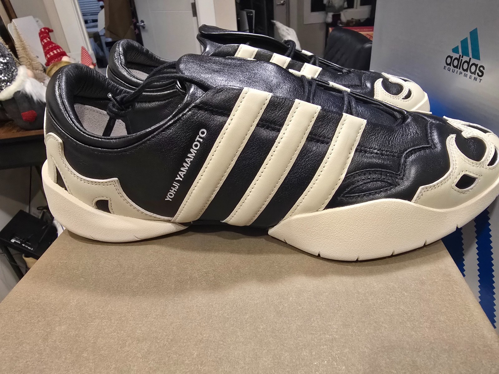 Adidas Y-3 REGU 2002 Men’s Fashion Sneakers Shoes JR3600 Size 12 NEW