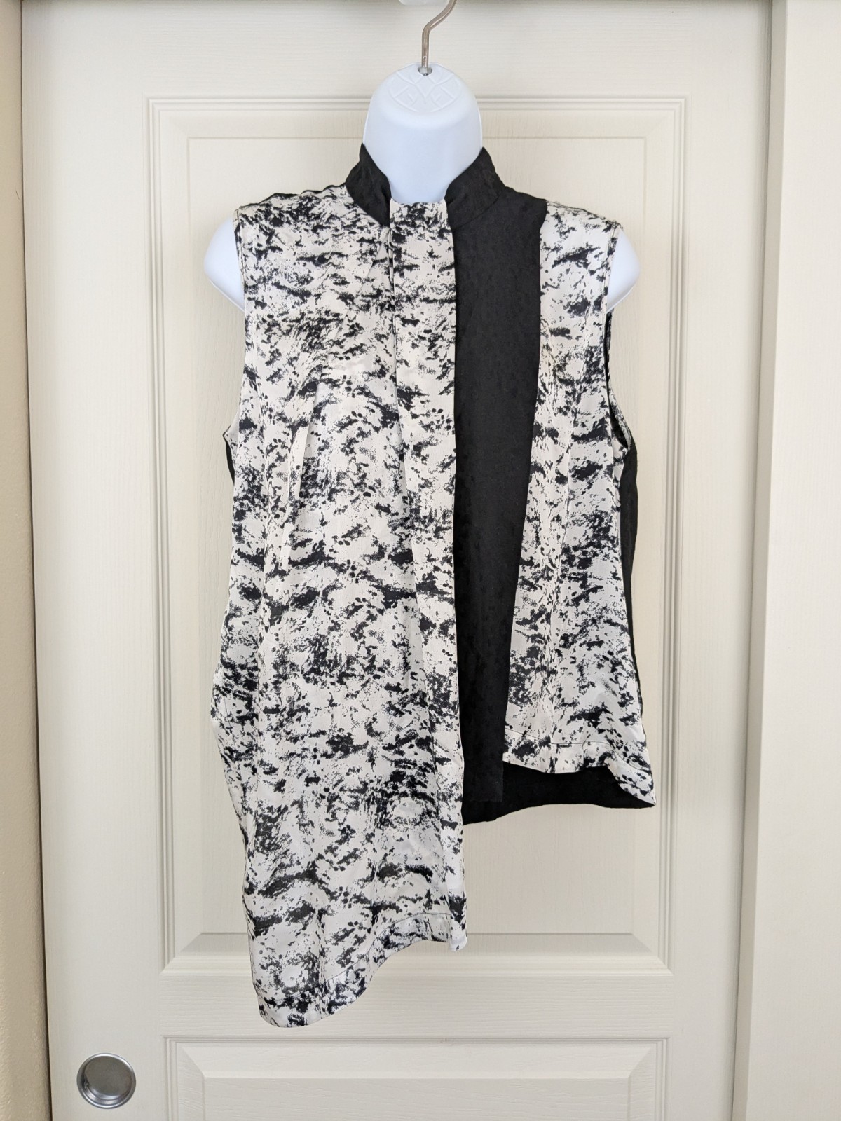 New Robert Rodriguez Sleeveless Silk Blend Blouse Asymmetrical White Black Sz 2