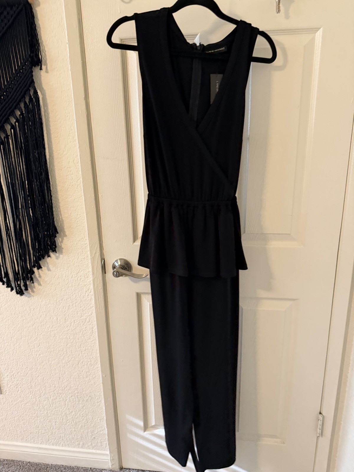 Lane Bryant Black V-Neck Sleeveless Zip Jumpsuit Plus 14/16 Solid One-Piece