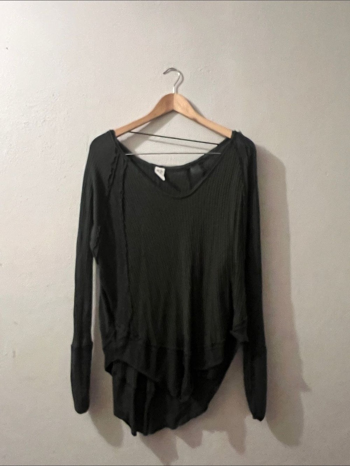 Women’s Long Sleeve Asymmetric Hem Top – Dark Green
