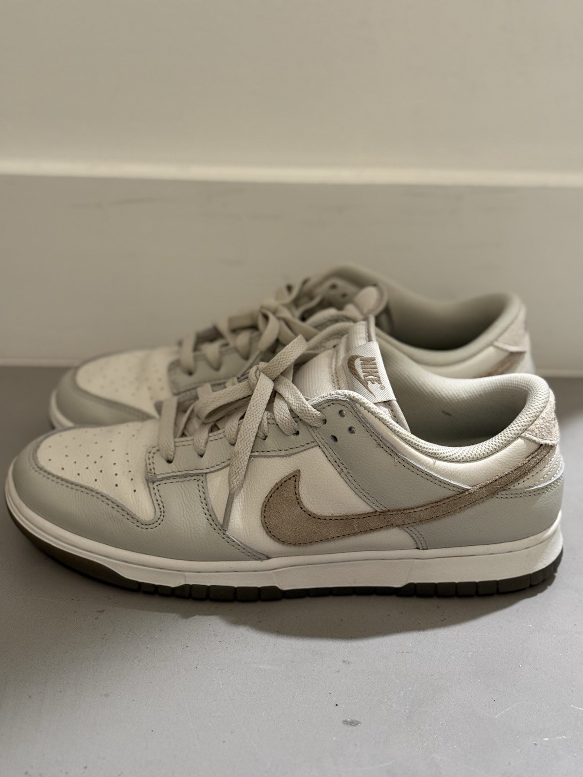 Nike Dunks Low Size Men’s 11 Grey, White, Beige Used