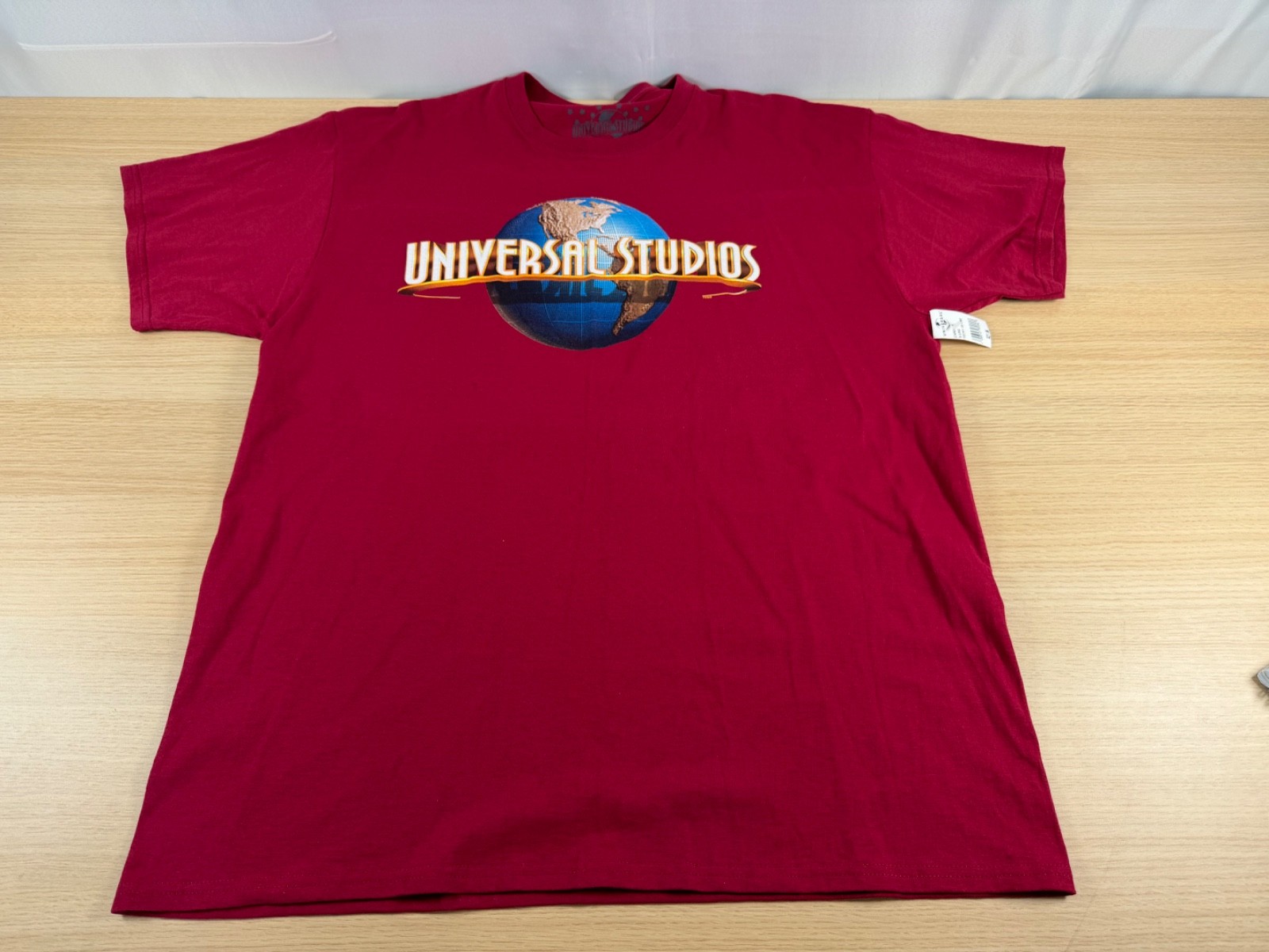Universal Studios Globe Logo T-Shirt Cardinal Red XL New With Tags Theme Park
