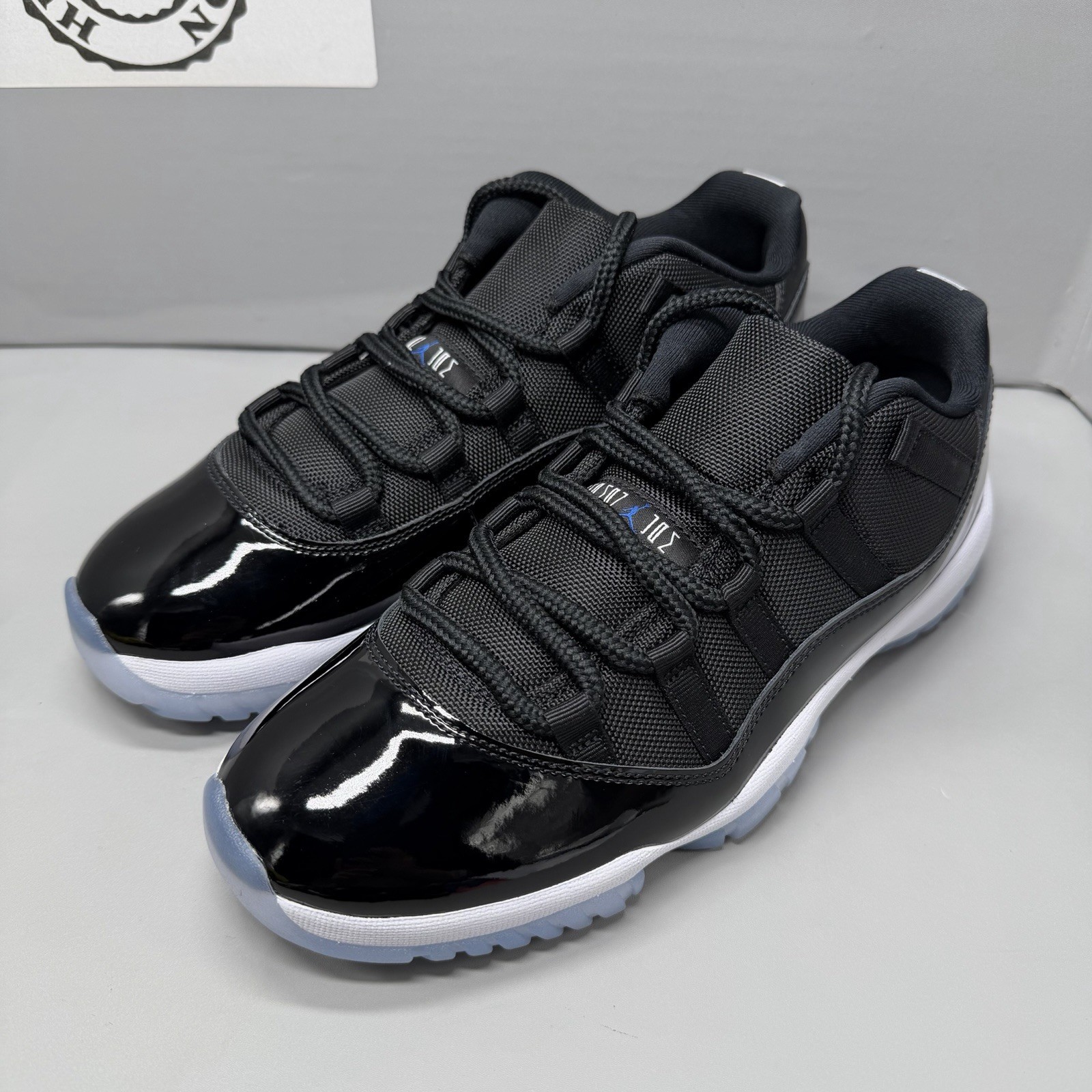 Air Jordan 11 Men Retro Low Space Jam Sneaker FV5104-004 Size 8 NEW B-Grade