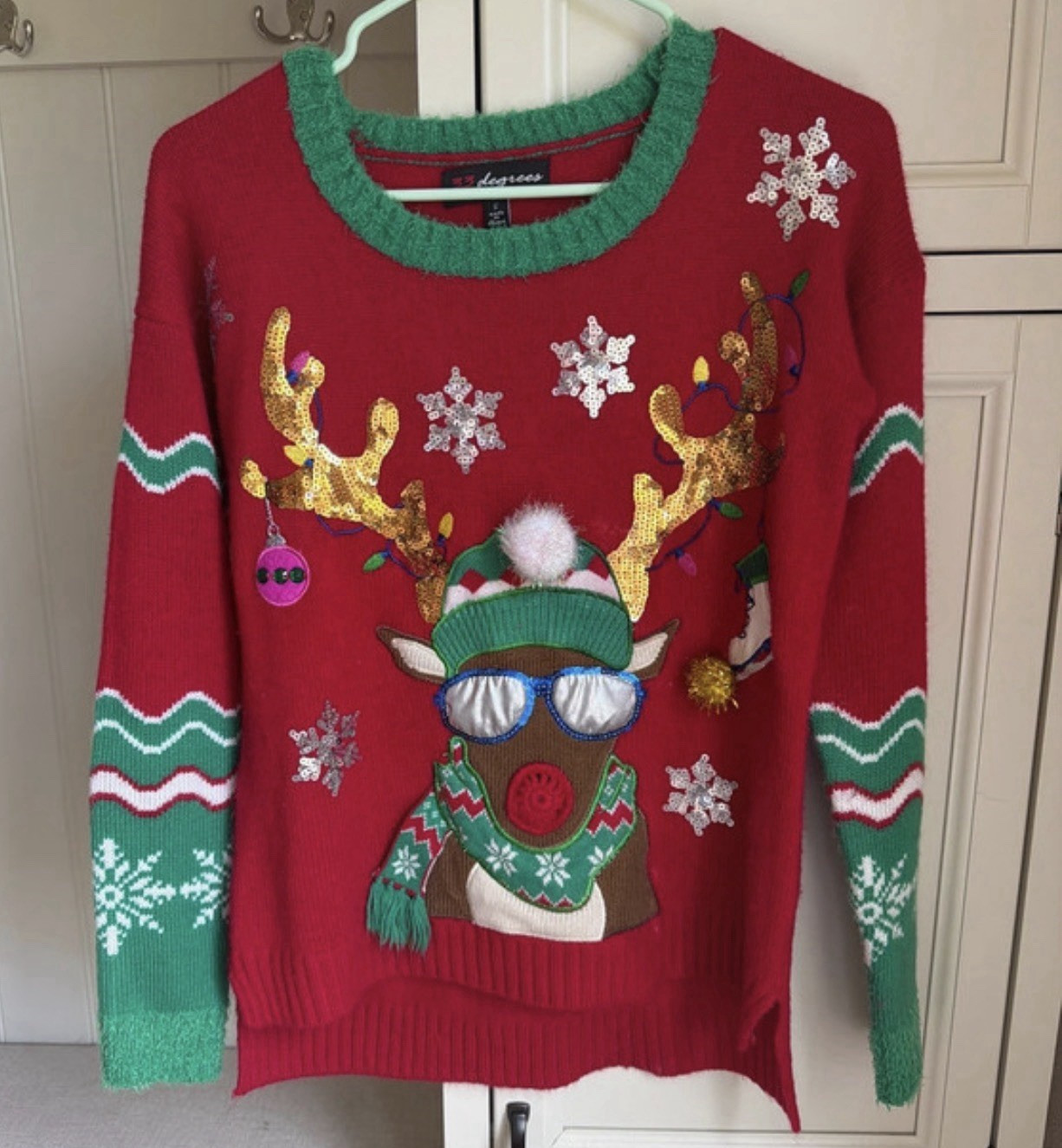 33 Degrees Women’s S Red/Green/White Sequin Knit Reindeer Crewneck Sweater